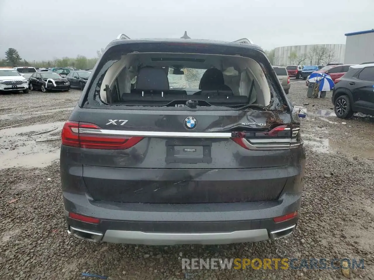 6 Photograph of a damaged car 5UXCW2C01M9G39459 BMW X7 2021