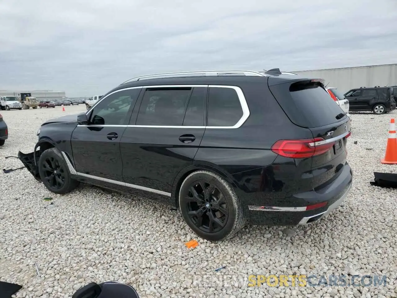 2 Photograph of a damaged car 5UXCW2C02M9D92985 BMW X7 2021