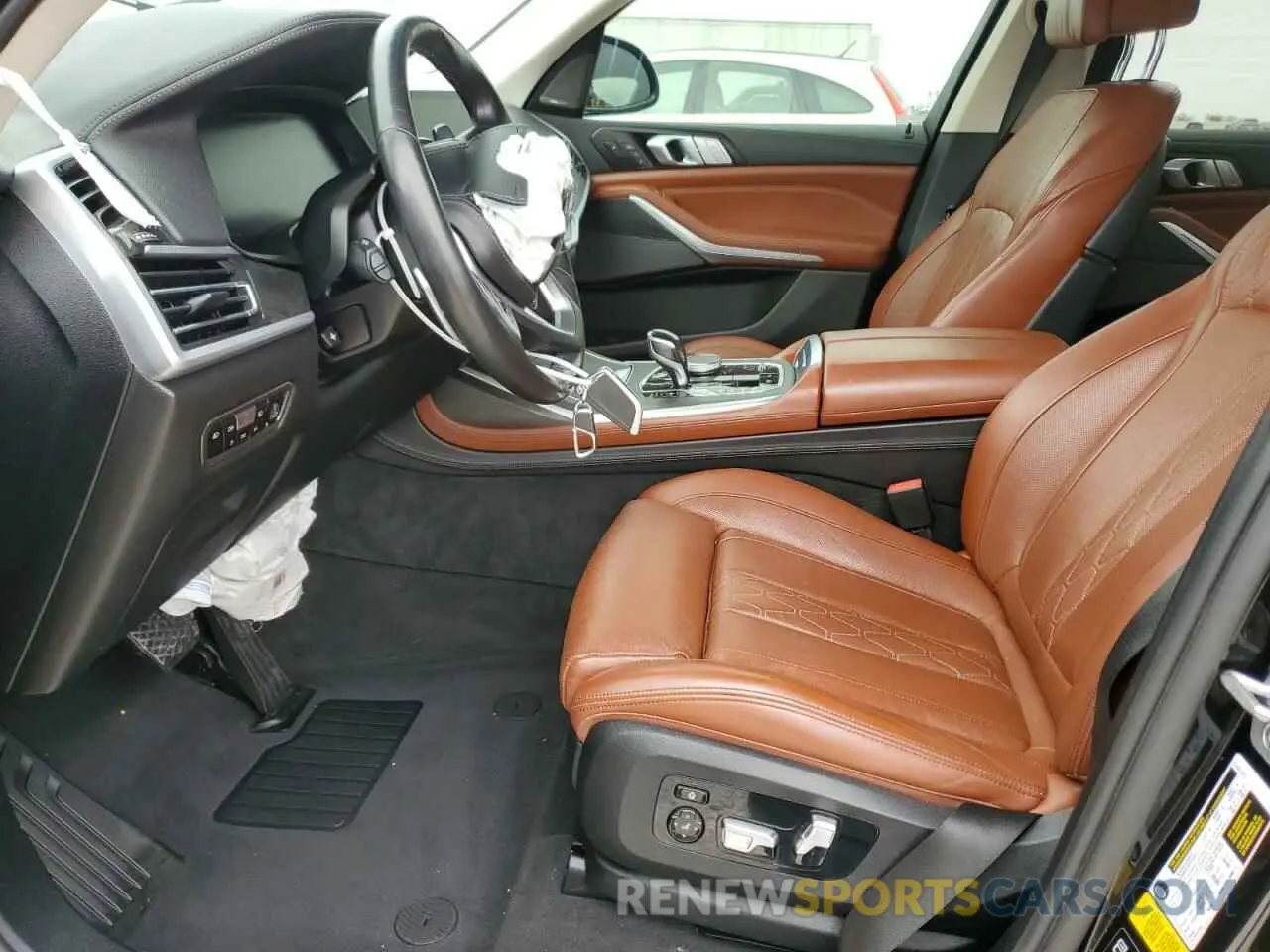 7 Photograph of a damaged car 5UXCW2C02M9D92985 BMW X7 2021