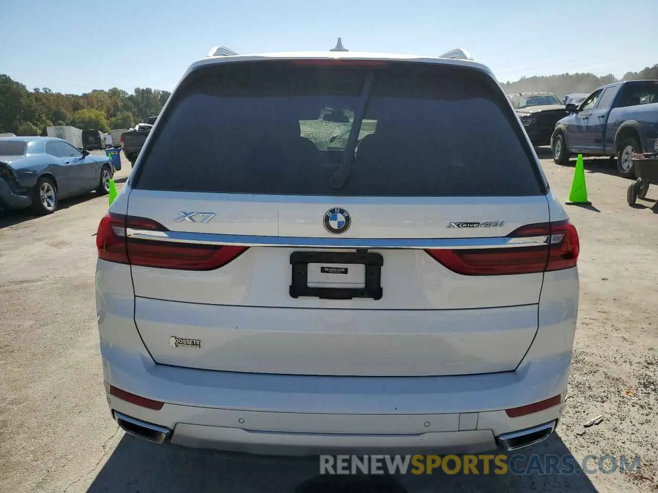 6 Photograph of a damaged car 5UXCW2C02M9E29033 BMW X7 2021