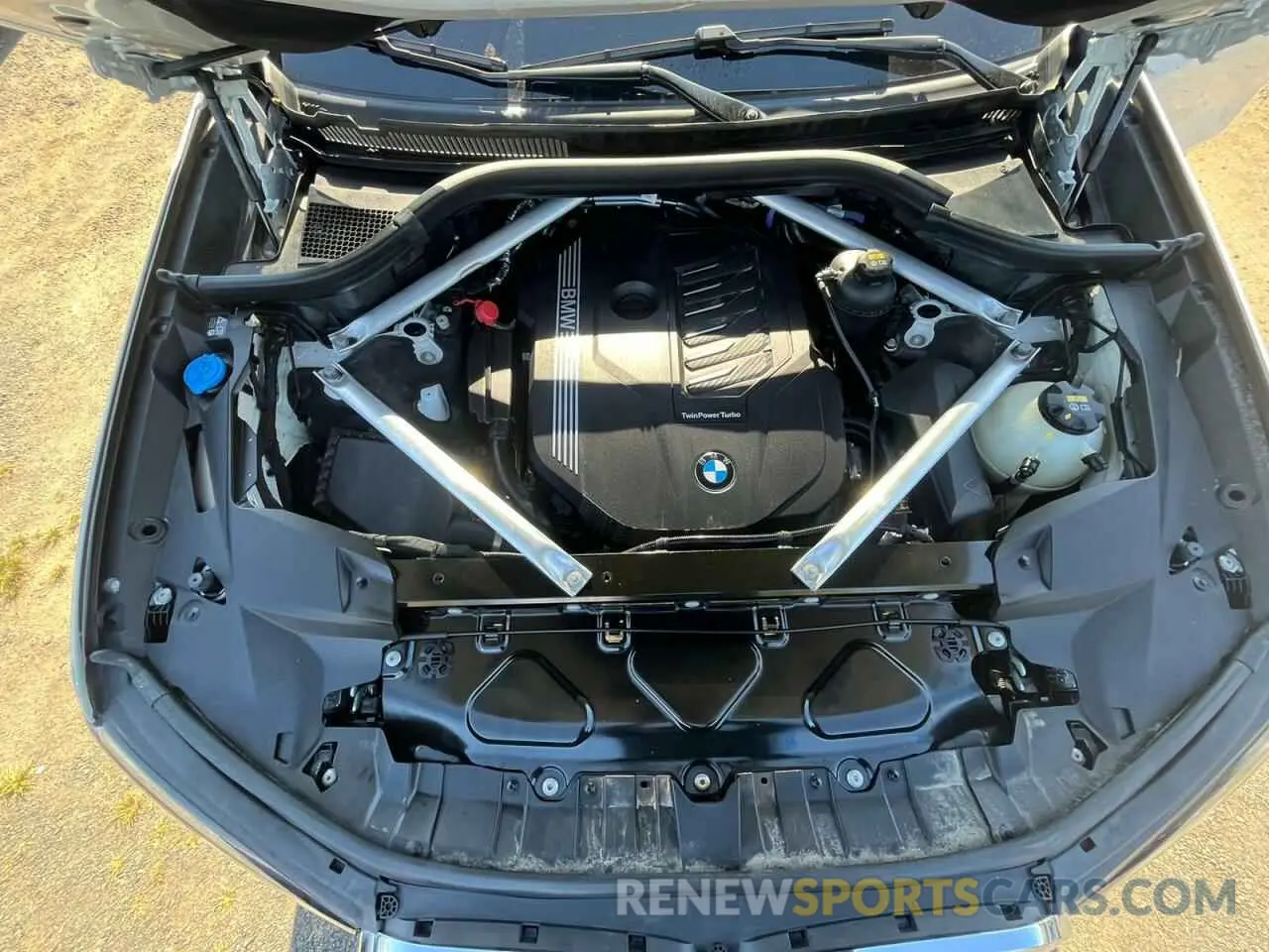 5 Photograph of a damaged car 5UXCW2C02M9E88356 BMW X7 2021