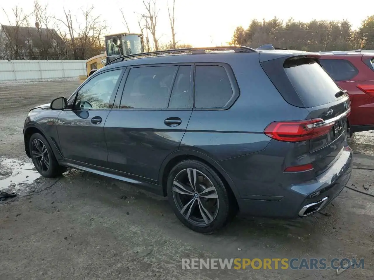 2 Photograph of a damaged car 5UXCW2C02M9G97645 BMW X7 2021