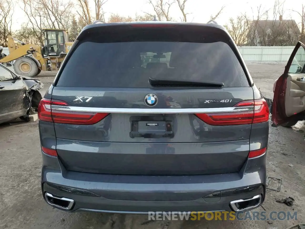 6 Photograph of a damaged car 5UXCW2C02M9G97645 BMW X7 2021