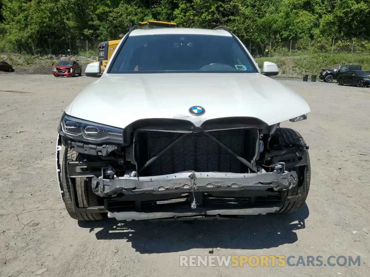 5 Photograph of a damaged car 5UXCW2C03M9D77539 BMW X7 2021