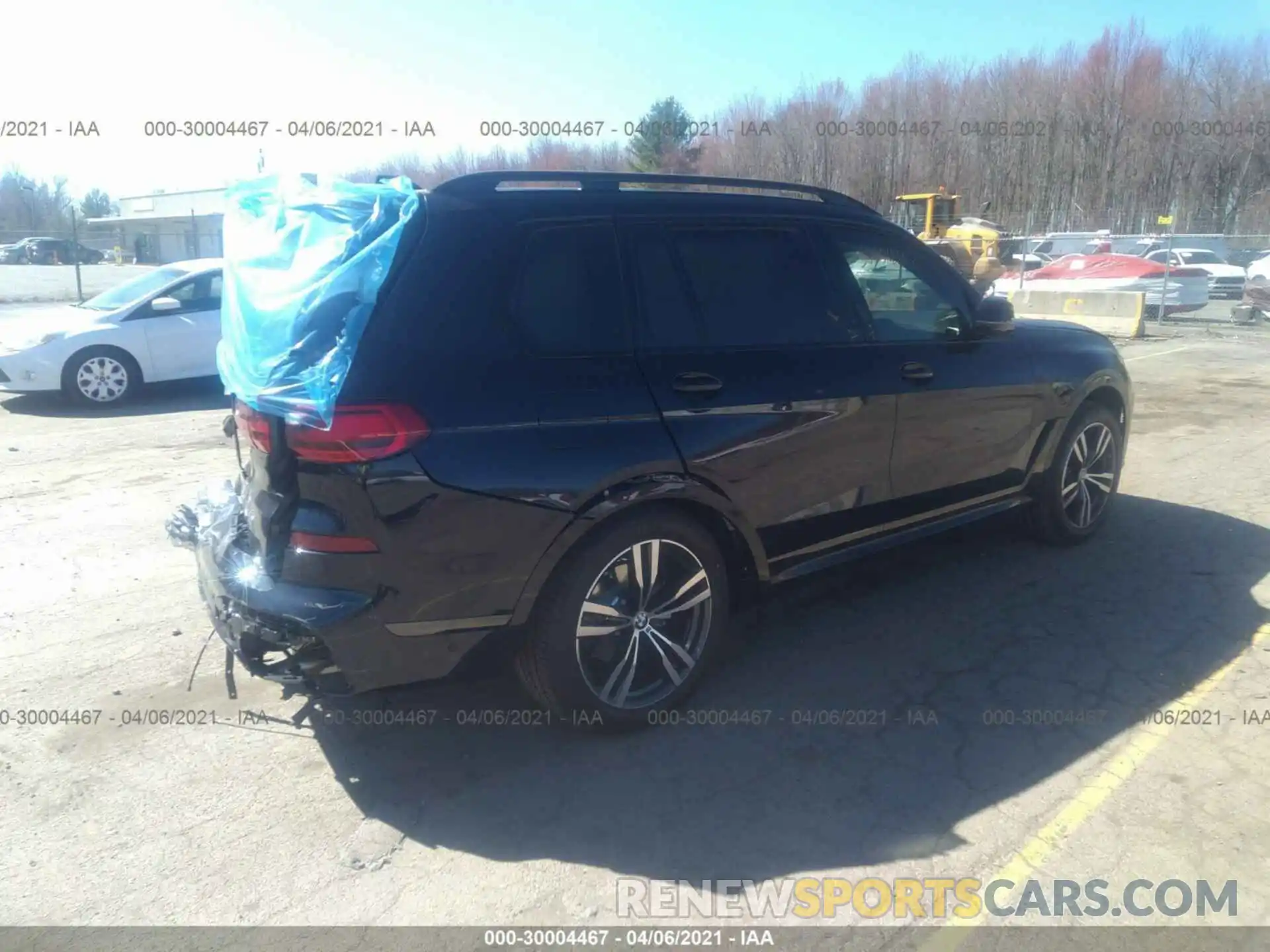 4 Photograph of a damaged car 5UXCW2C03M9F09764 BMW X7 2021