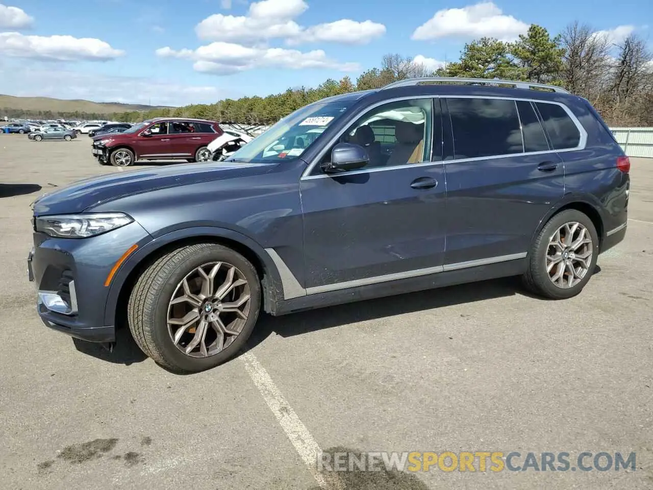 1 Photograph of a damaged car 5UXCW2C03M9H77326 BMW X7 2021