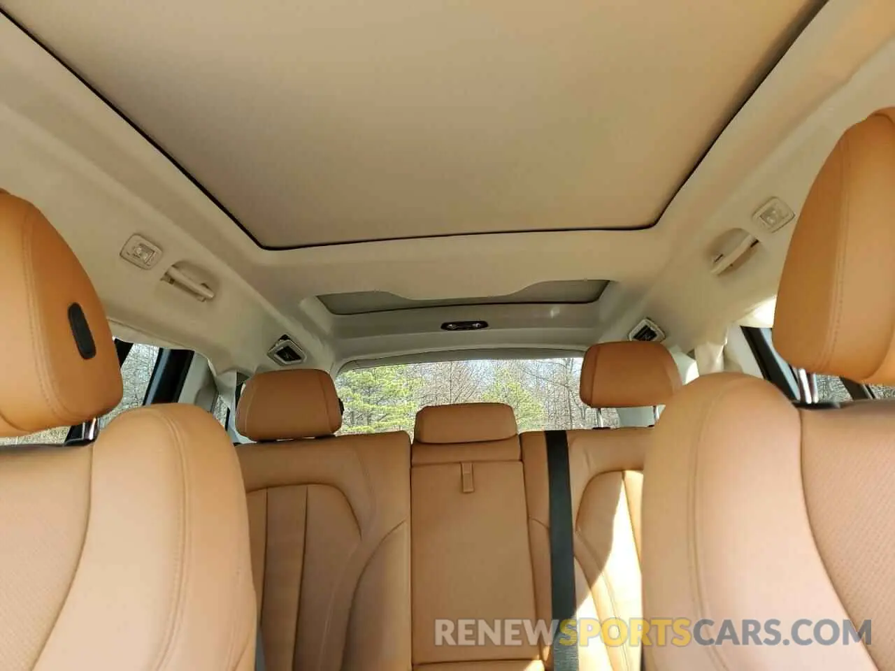 10 Photograph of a damaged car 5UXCW2C03M9H77326 BMW X7 2021