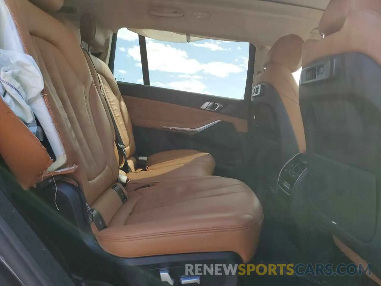 11 Photograph of a damaged car 5UXCW2C03M9H77326 BMW X7 2021