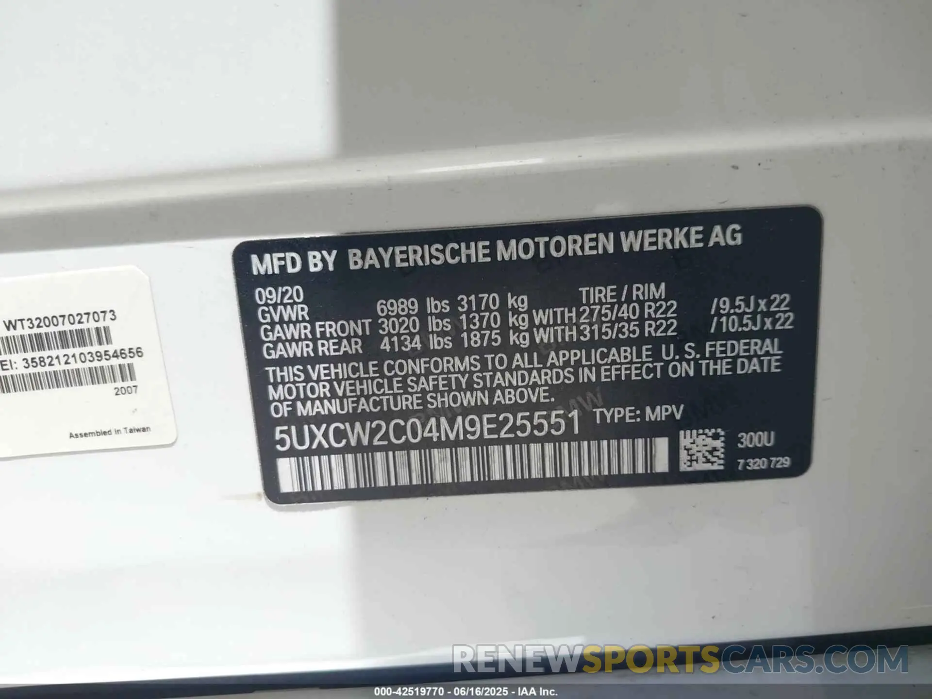 9 Photograph of a damaged car 5UXCW2C04M9E25551 BMW X7 2021
