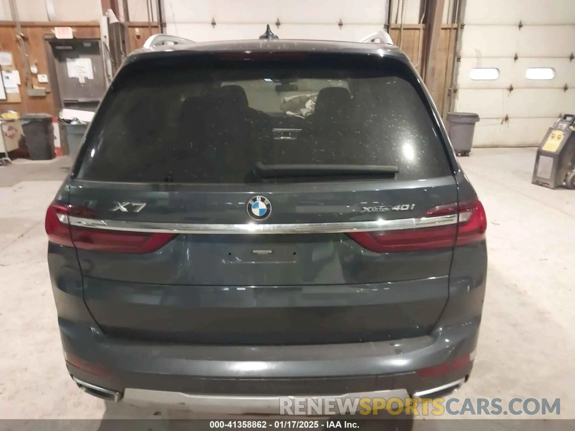 15 Photograph of a damaged car 5UXCW2C04M9E43533 BMW X7 2021