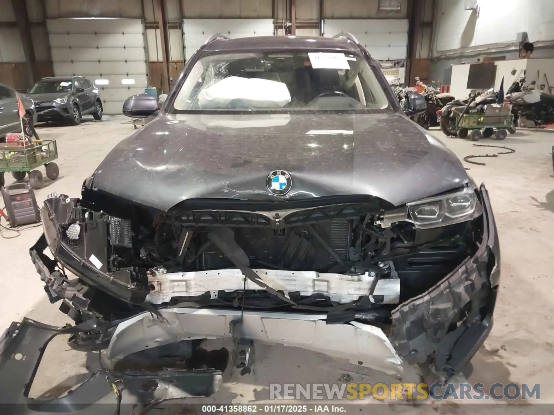 6 Photograph of a damaged car 5UXCW2C04M9E43533 BMW X7 2021