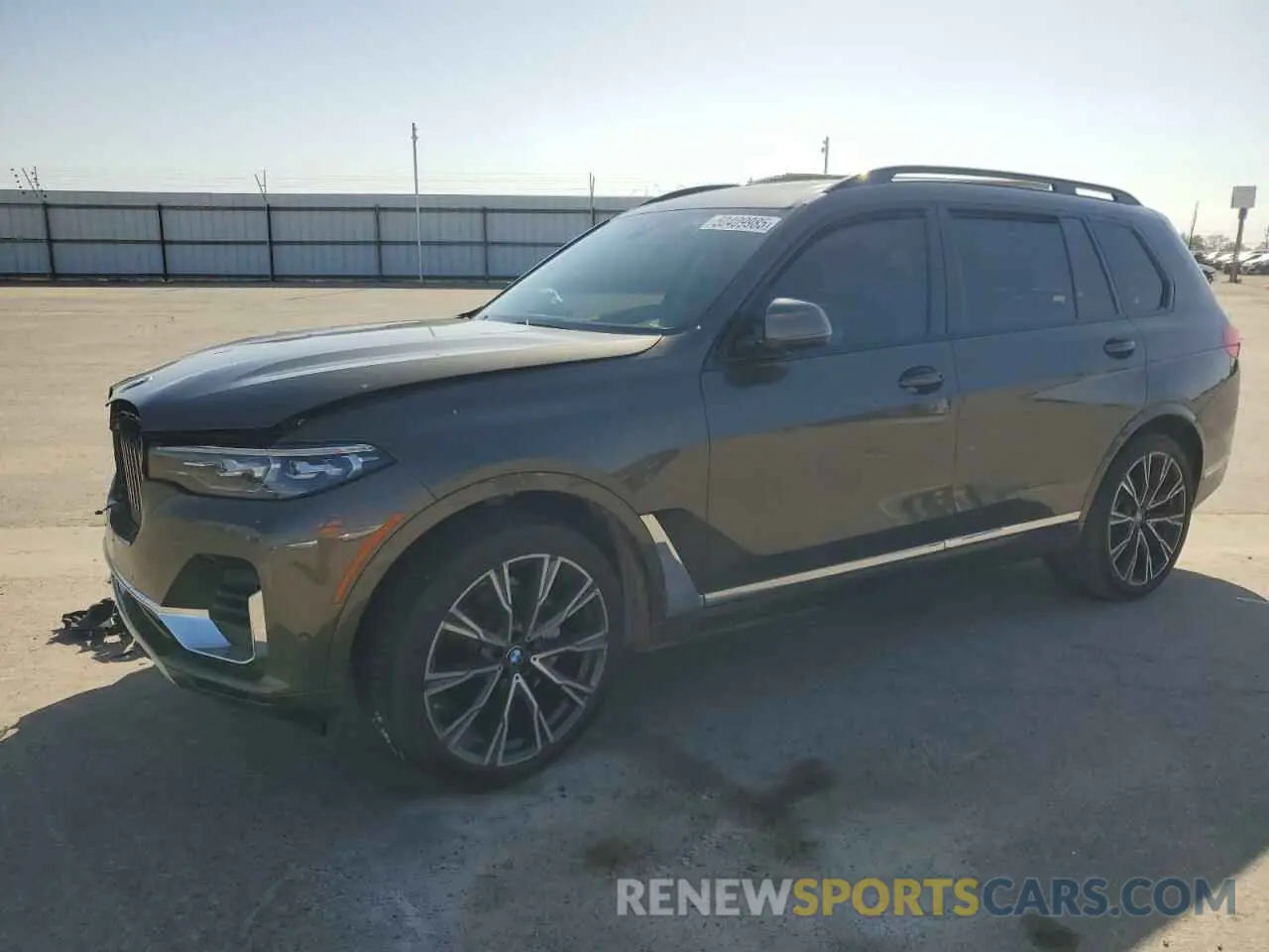 1 Photograph of a damaged car 5UXCW2C04M9F03701 BMW X7 2021