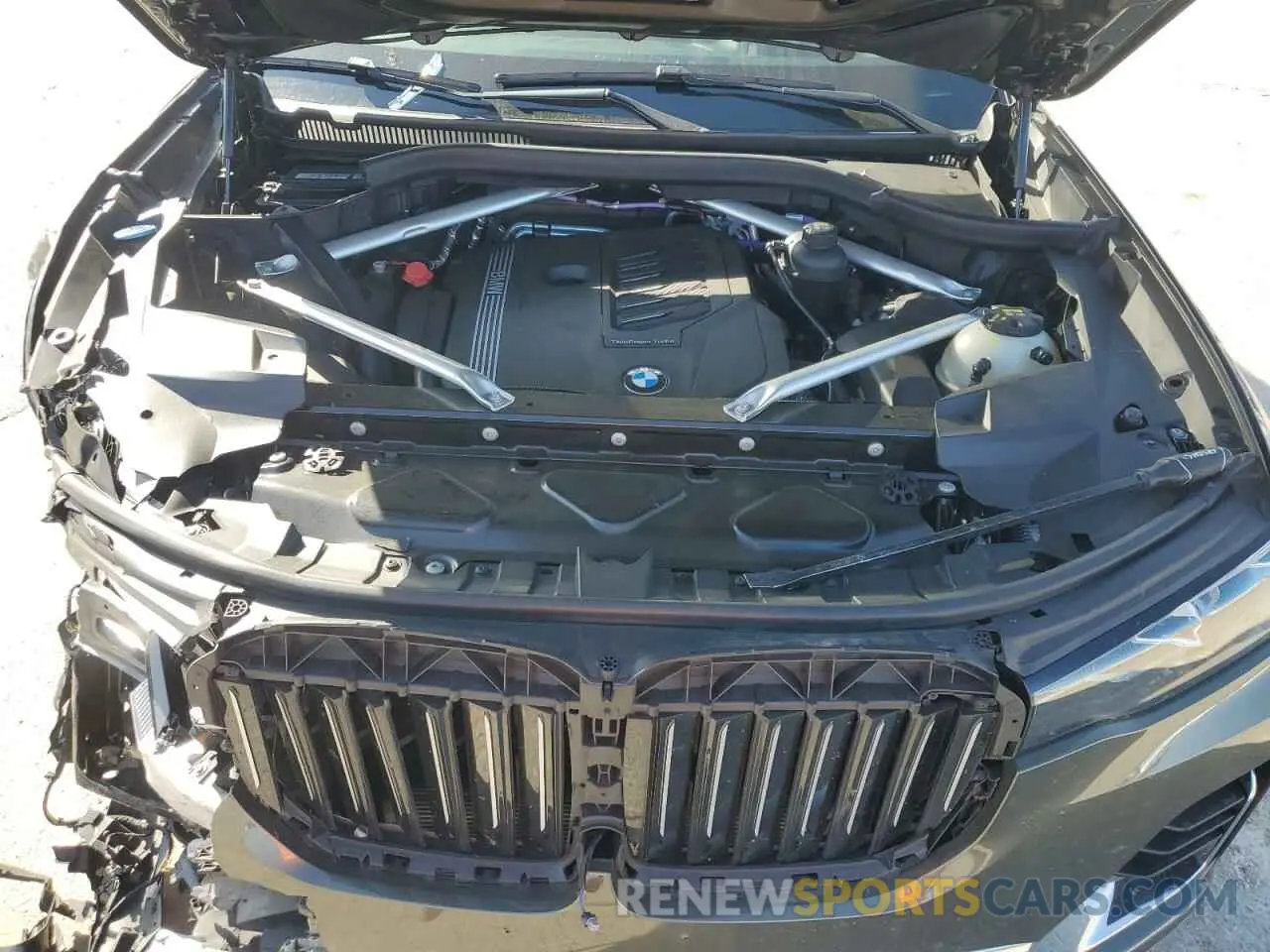 14 Photograph of a damaged car 5UXCW2C04M9F03701 BMW X7 2021