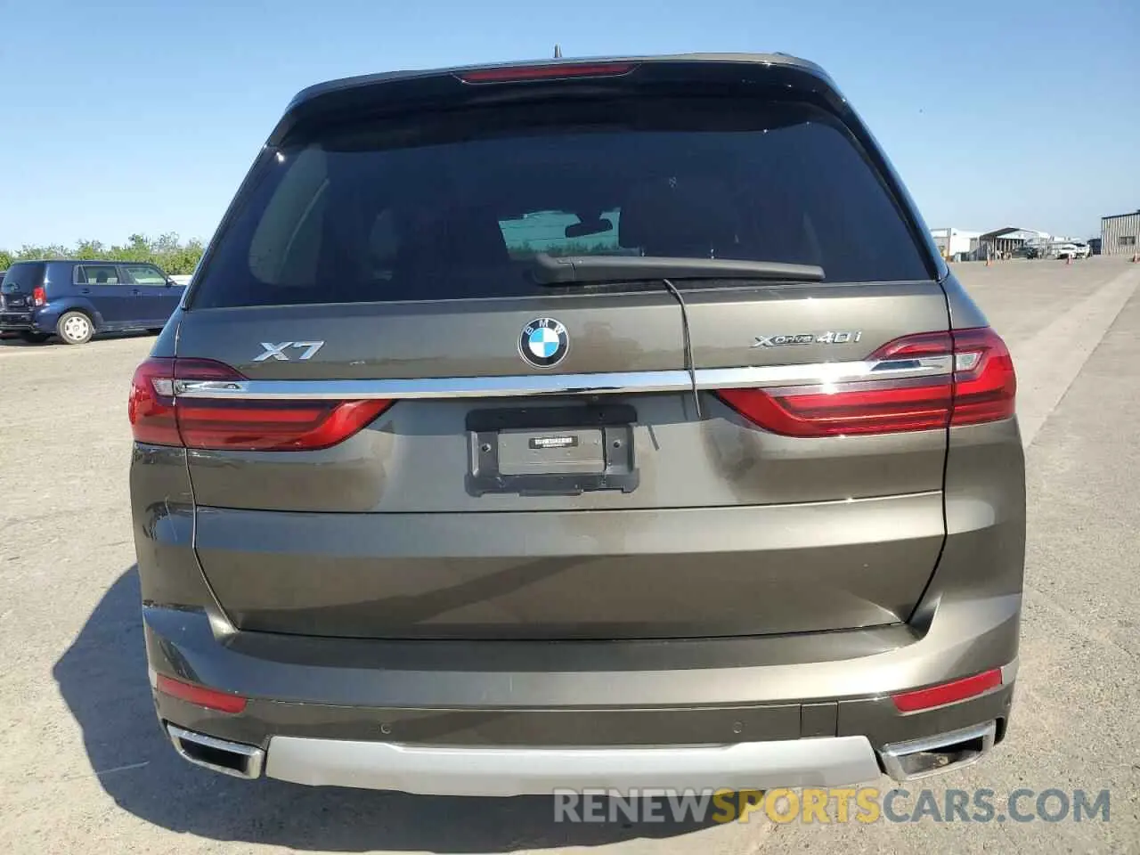 6 Photograph of a damaged car 5UXCW2C04M9F03701 BMW X7 2021