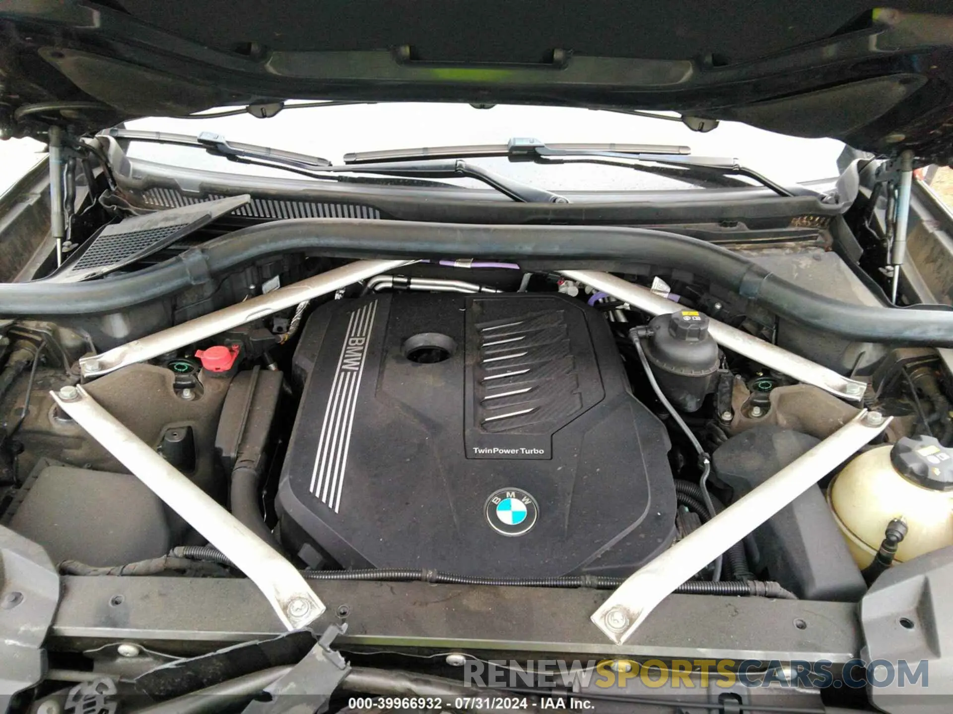 10 Photograph of a damaged car 5UXCW2C04M9G12837 BMW X7 2021
