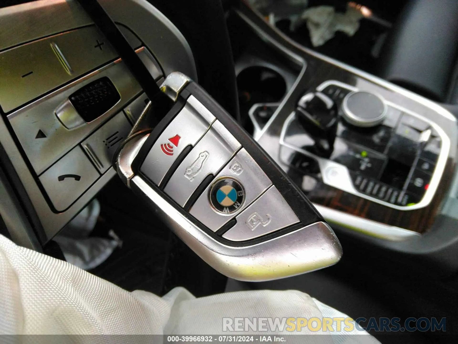 11 Photograph of a damaged car 5UXCW2C04M9G12837 BMW X7 2021