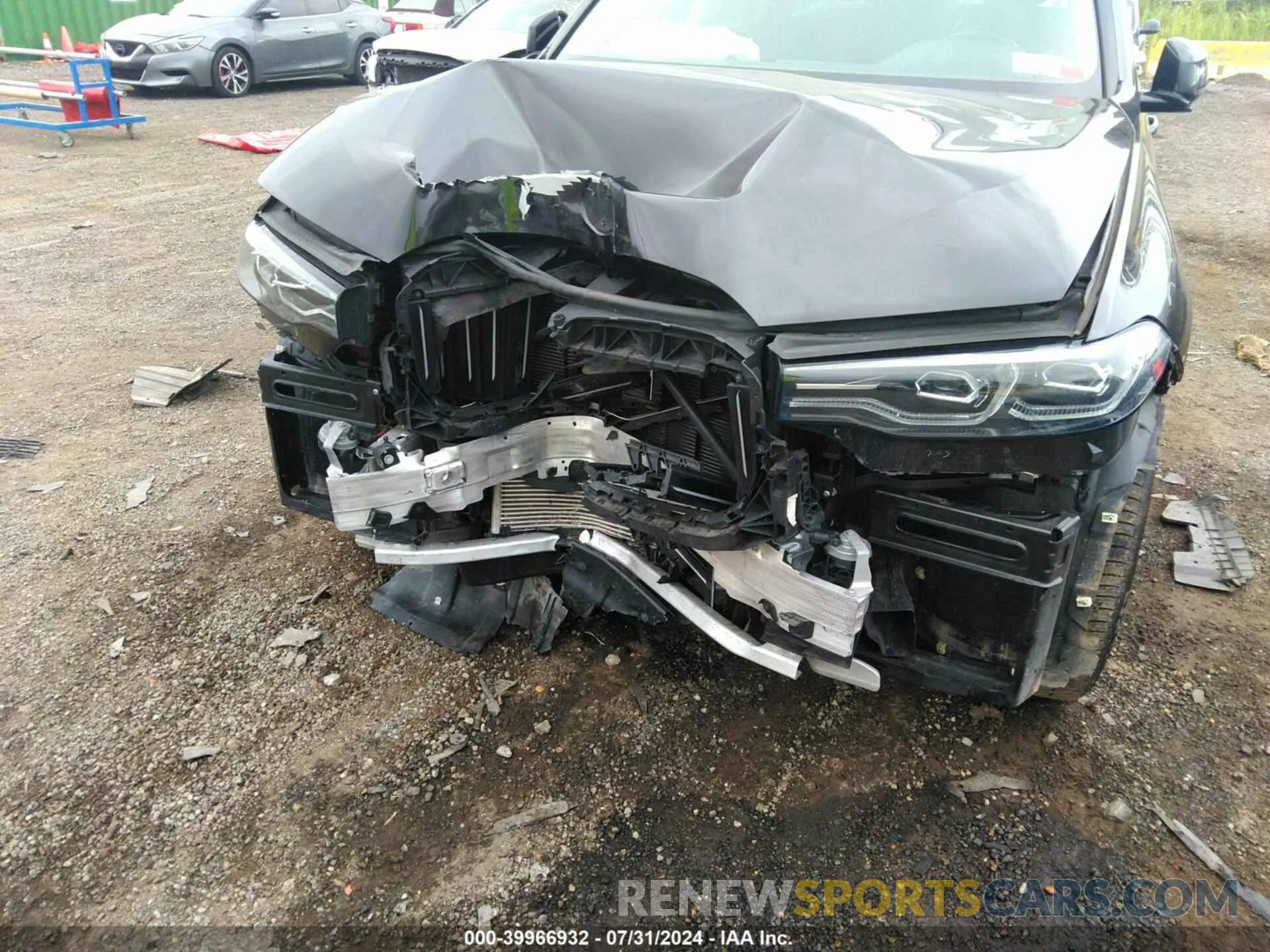 6 Photograph of a damaged car 5UXCW2C04M9G12837 BMW X7 2021