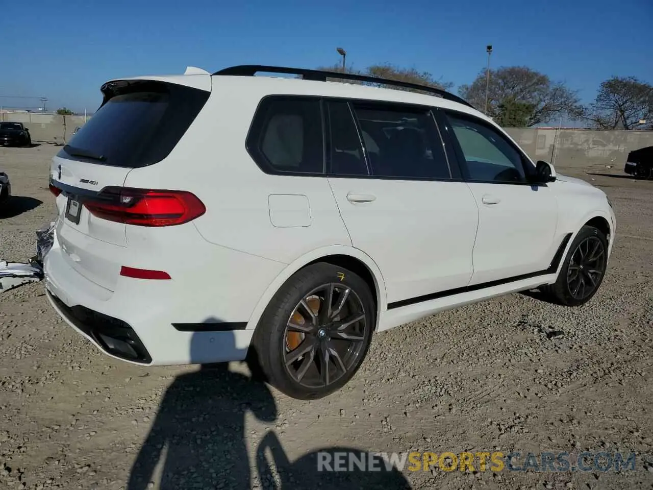 3 Photograph of a damaged car 5UXCW2C04M9G15348 BMW X7 2021