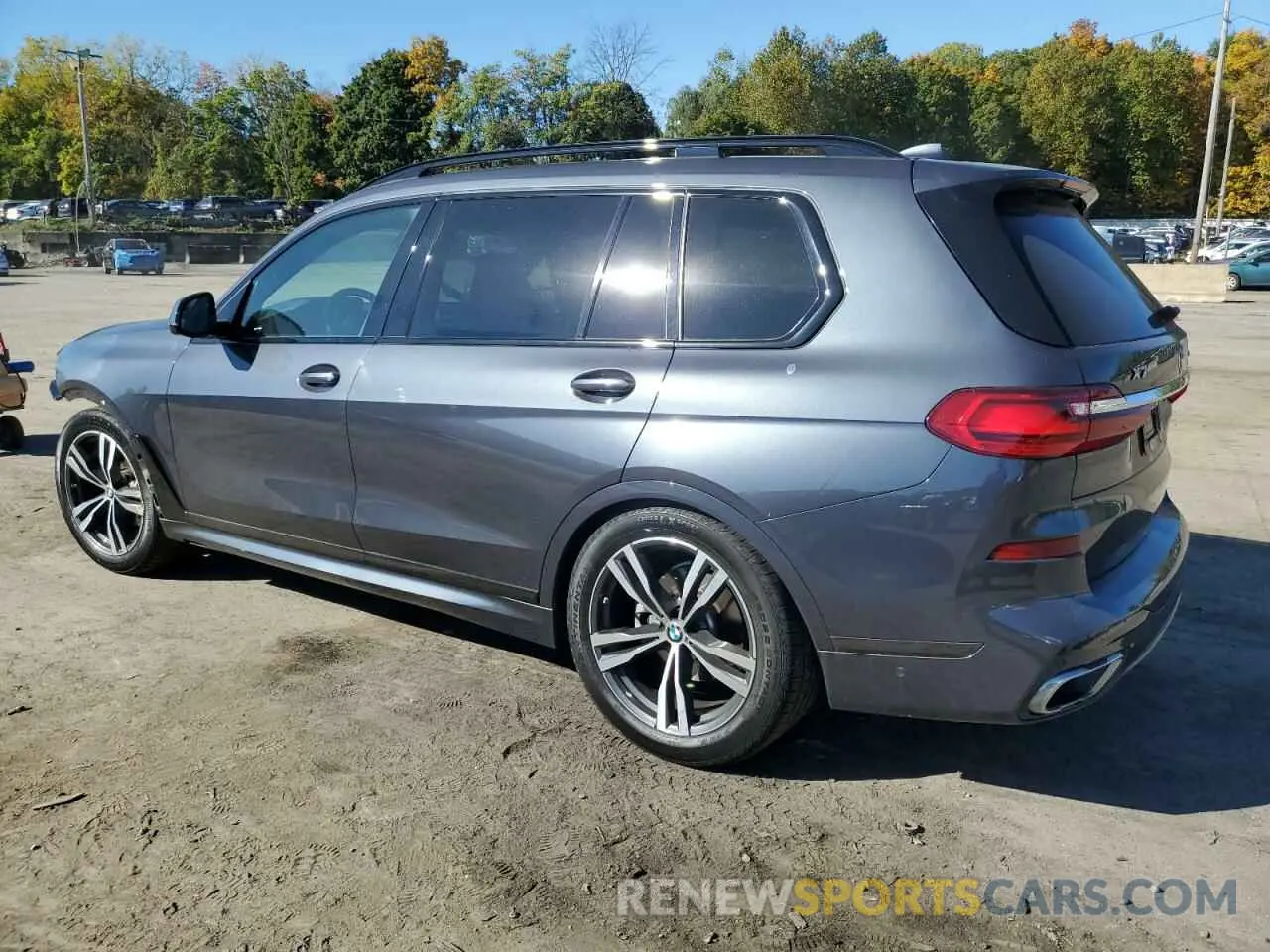 2 Photograph of a damaged car 5UXCW2C04M9G58636 BMW X7 2021