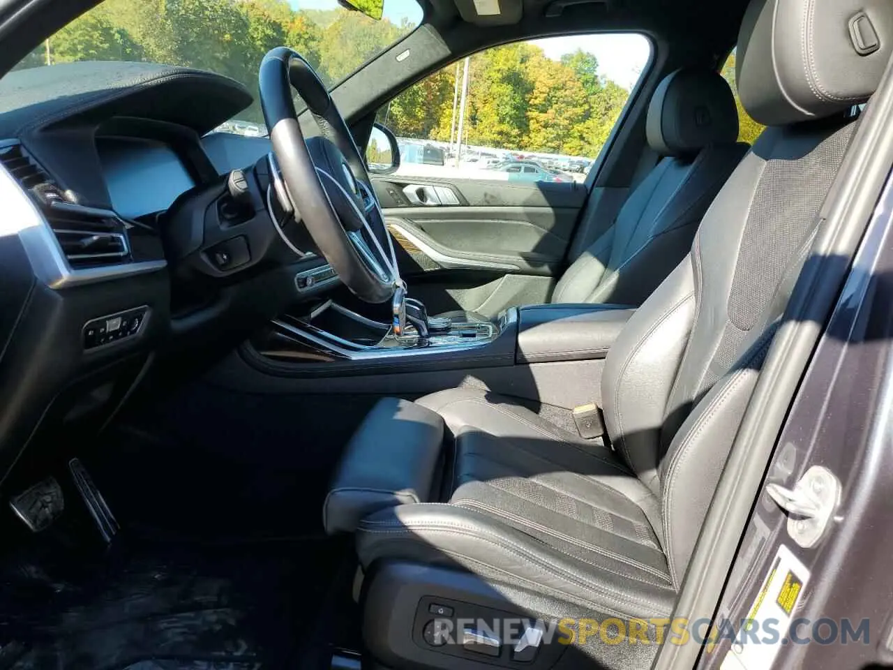 7 Photograph of a damaged car 5UXCW2C04M9G58636 BMW X7 2021
