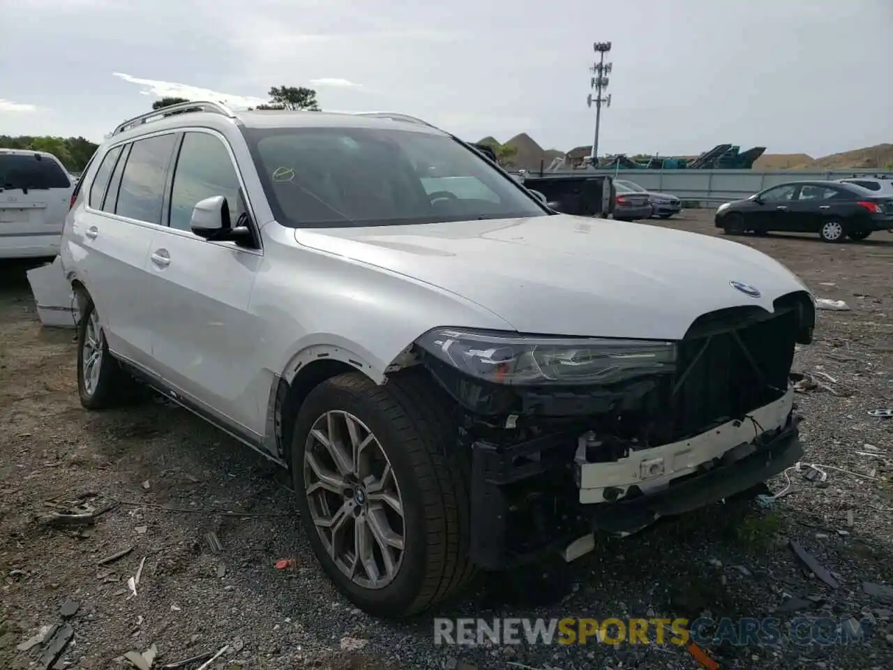 1 Photograph of a damaged car 5UXCW2C04M9G74173 BMW X7 2021