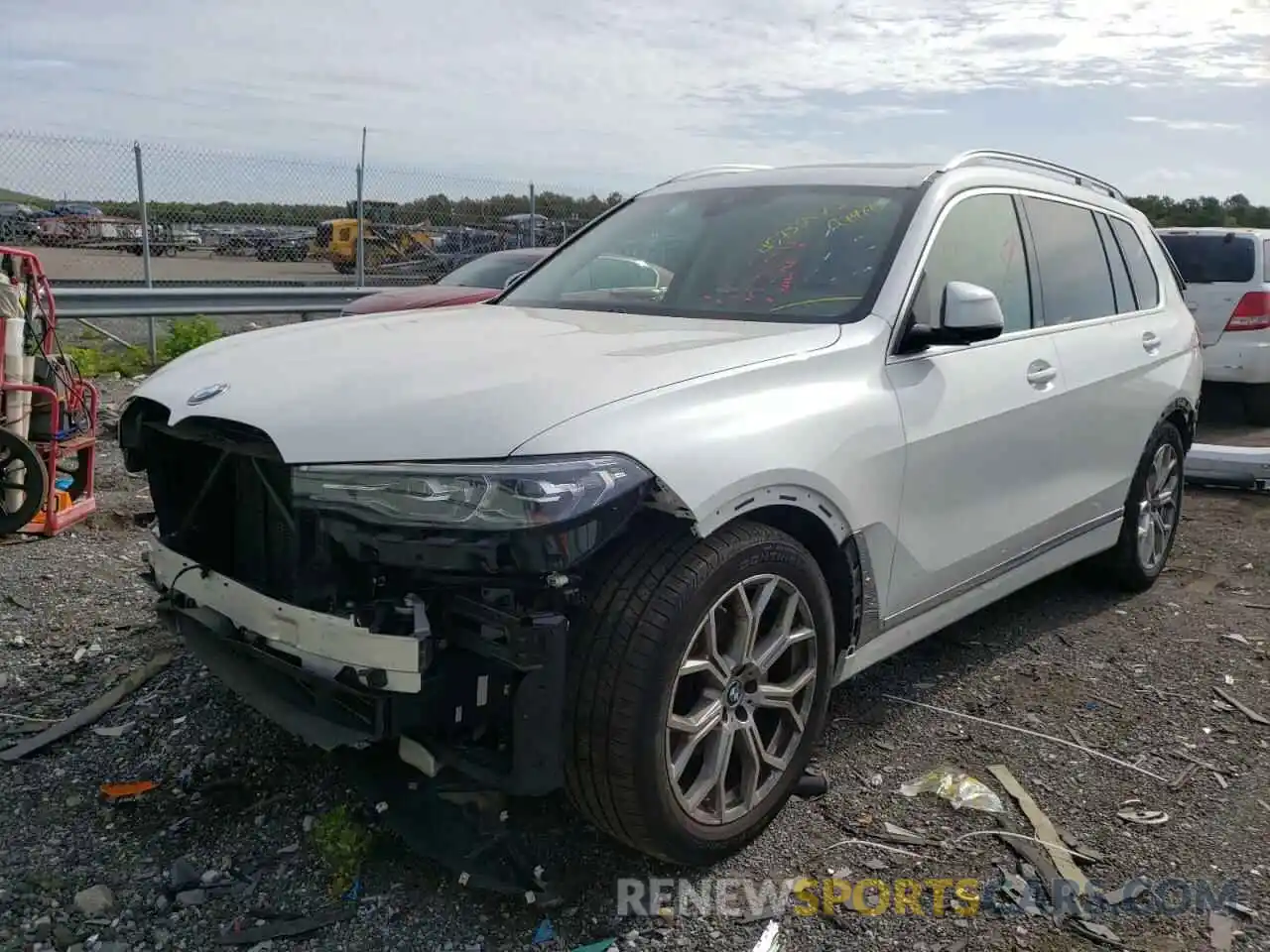 2 Photograph of a damaged car 5UXCW2C04M9G74173 BMW X7 2021