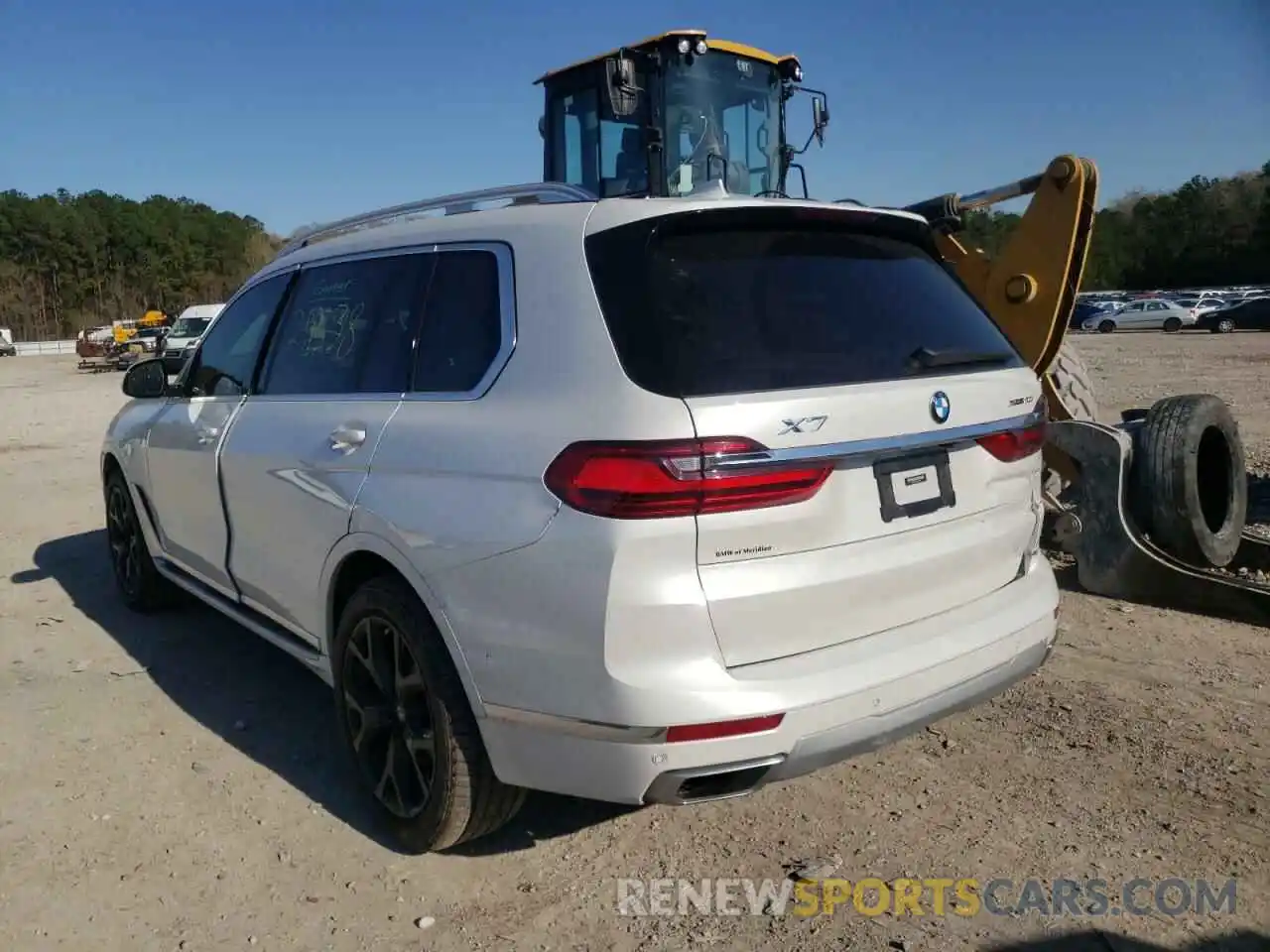 3 Photograph of a damaged car 5UXCW2C04M9G75632 BMW X7 2021