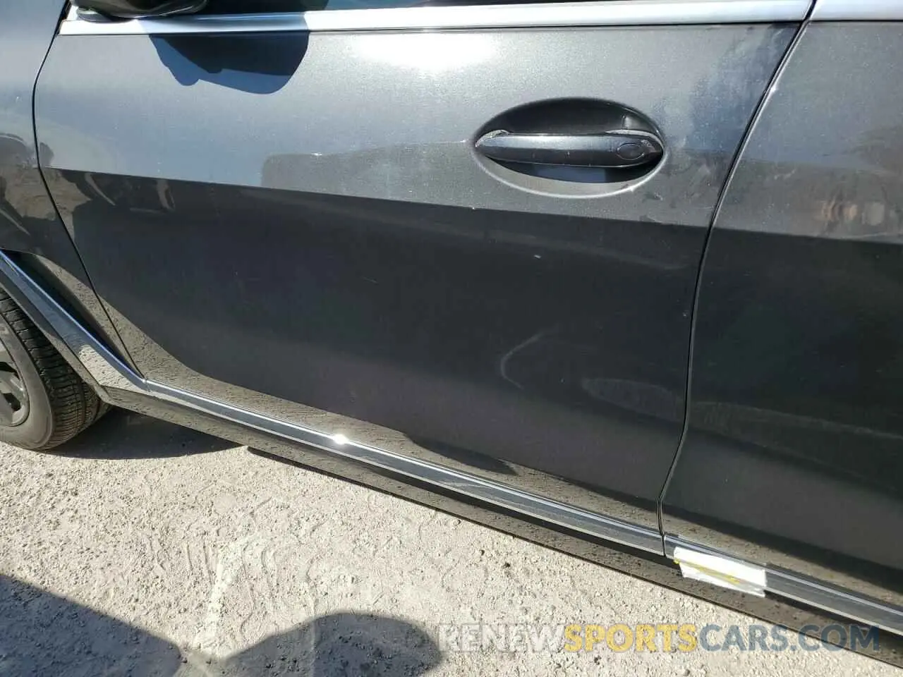 13 Photograph of a damaged car 5UXCW2C05M9E23744 BMW X7 2021
