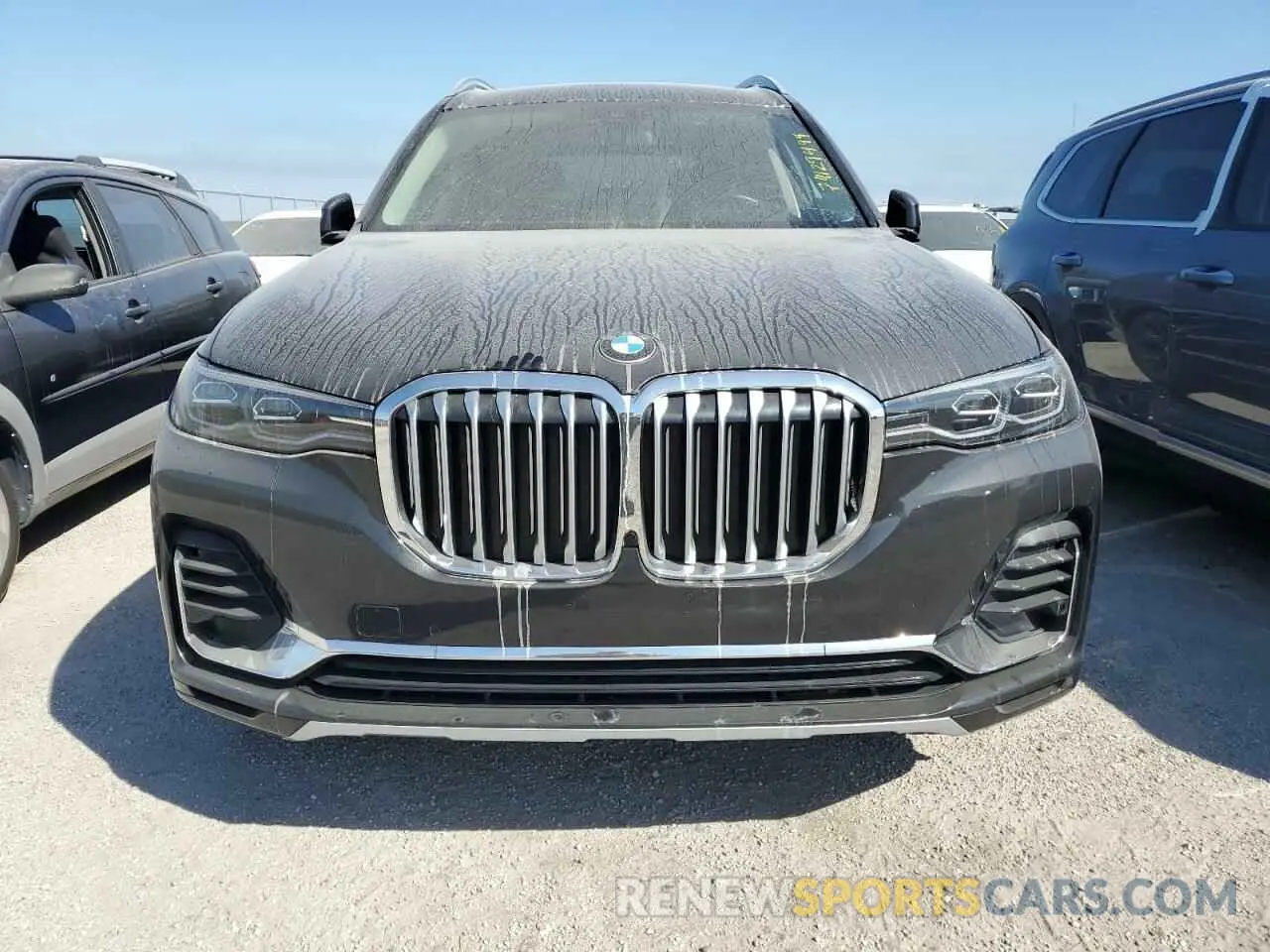 5 Photograph of a damaged car 5UXCW2C05M9E23744 BMW X7 2021