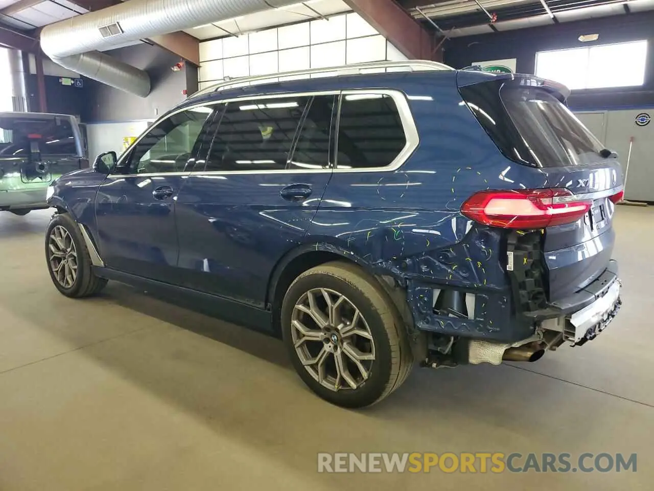 2 Photograph of a damaged car 5UXCW2C05M9E78873 BMW X7 2021
