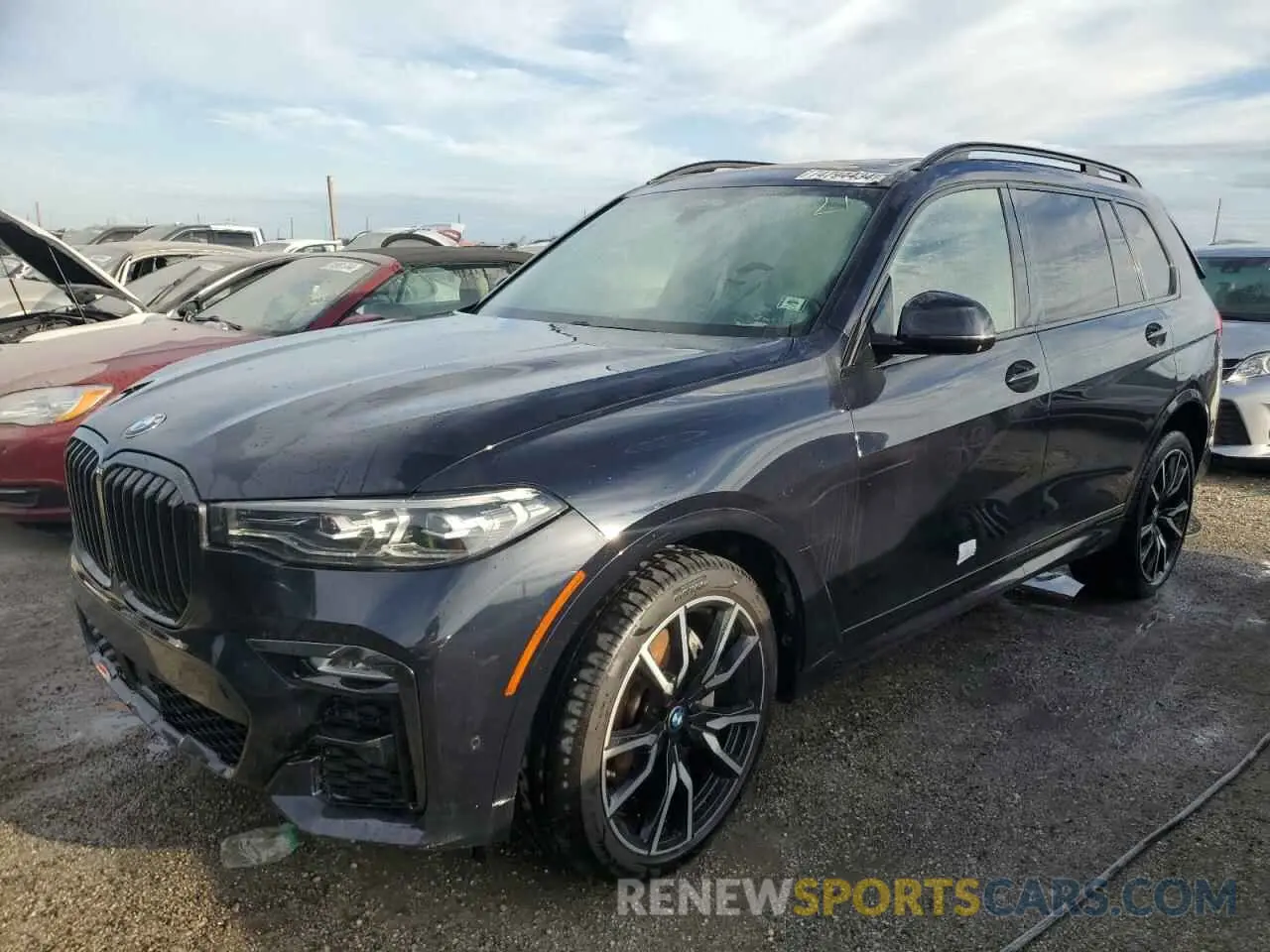 1 Photograph of a damaged car 5UXCW2C05M9F28347 BMW X7 2021
