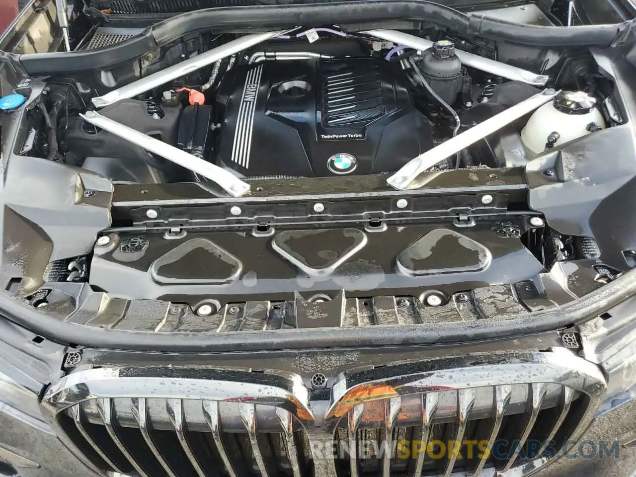12 Photograph of a damaged car 5UXCW2C05M9F28347 BMW X7 2021