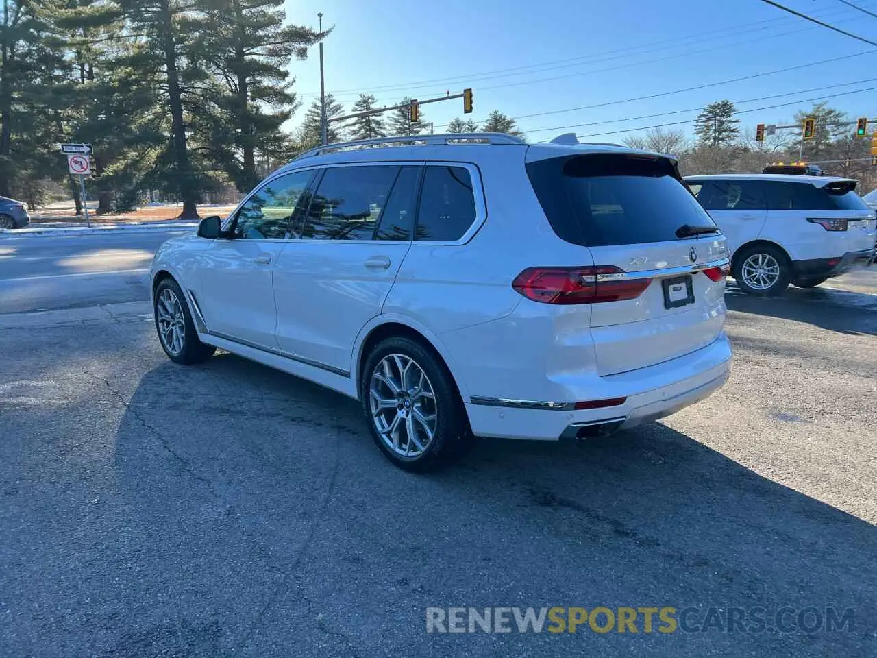3 Photograph of a damaged car 5UXCW2C06M9E26927 BMW X7 2021