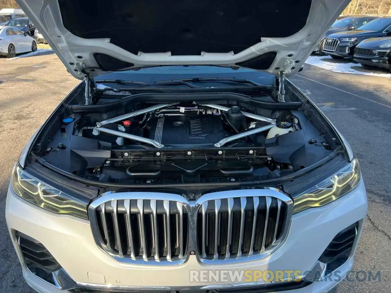 8 Photograph of a damaged car 5UXCW2C06M9E26927 BMW X7 2021