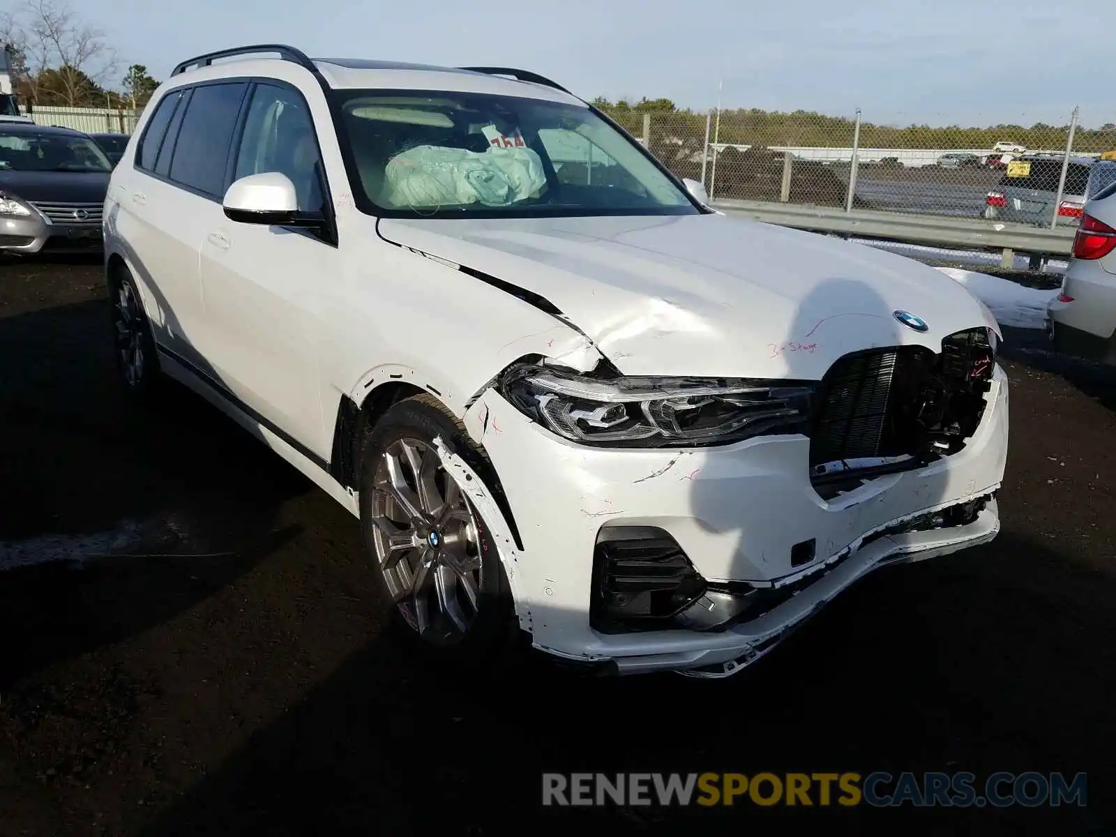 1 Photograph of a damaged car 5UXCW2C06M9F01061 BMW X7 2021