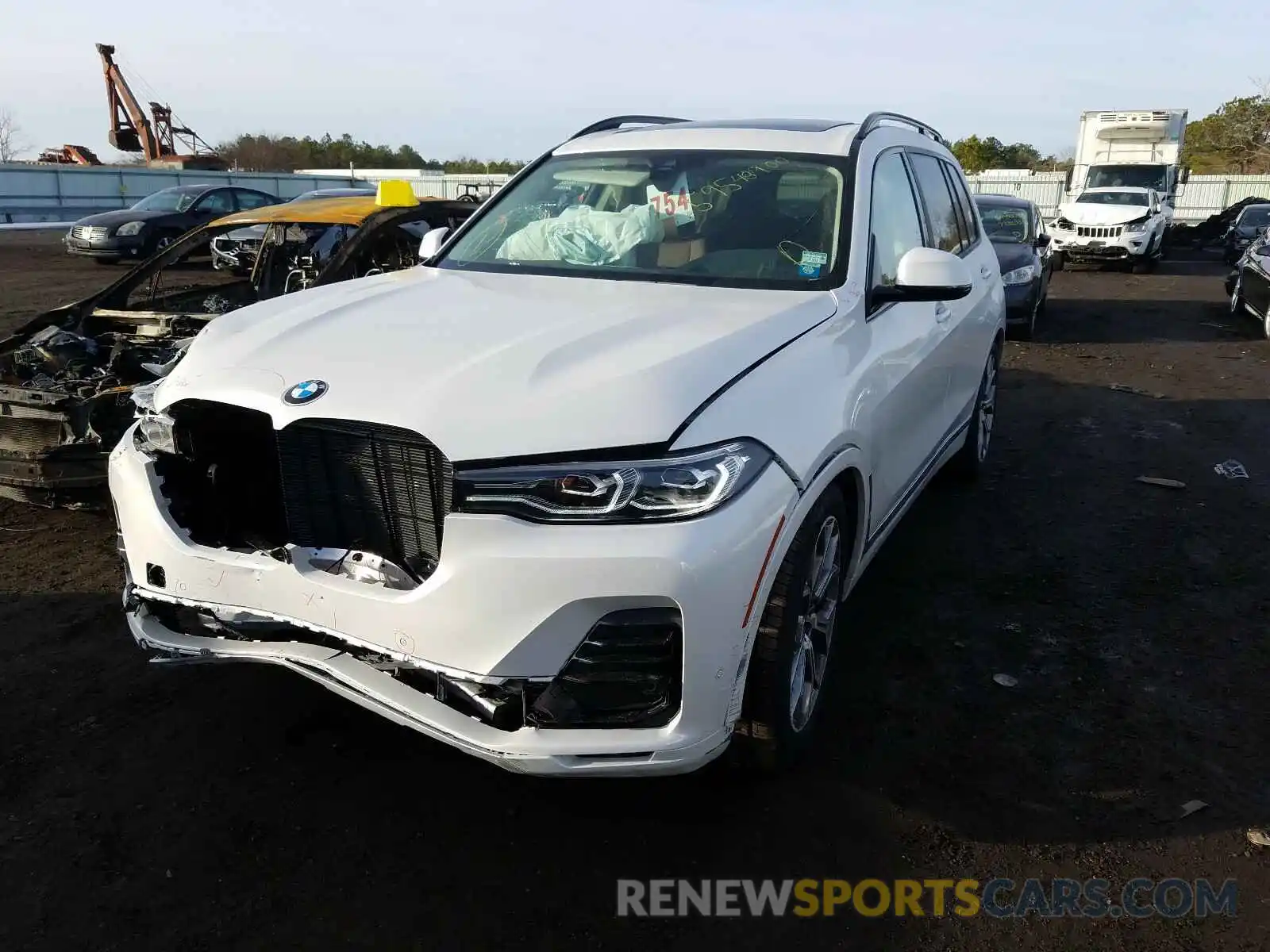 2 Photograph of a damaged car 5UXCW2C06M9F01061 BMW X7 2021