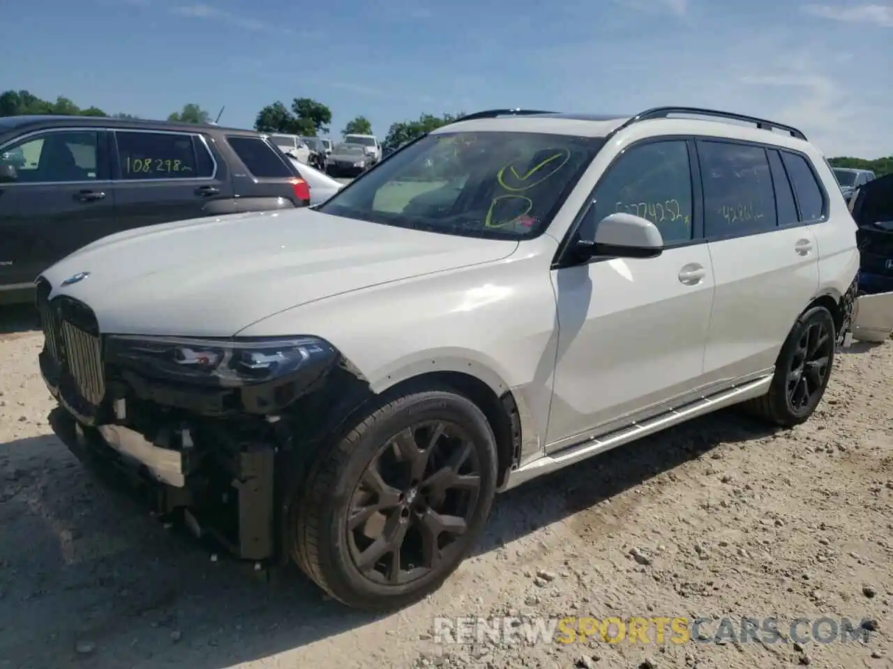 2 Photograph of a damaged car 5UXCW2C06M9F14571 BMW X7 2021