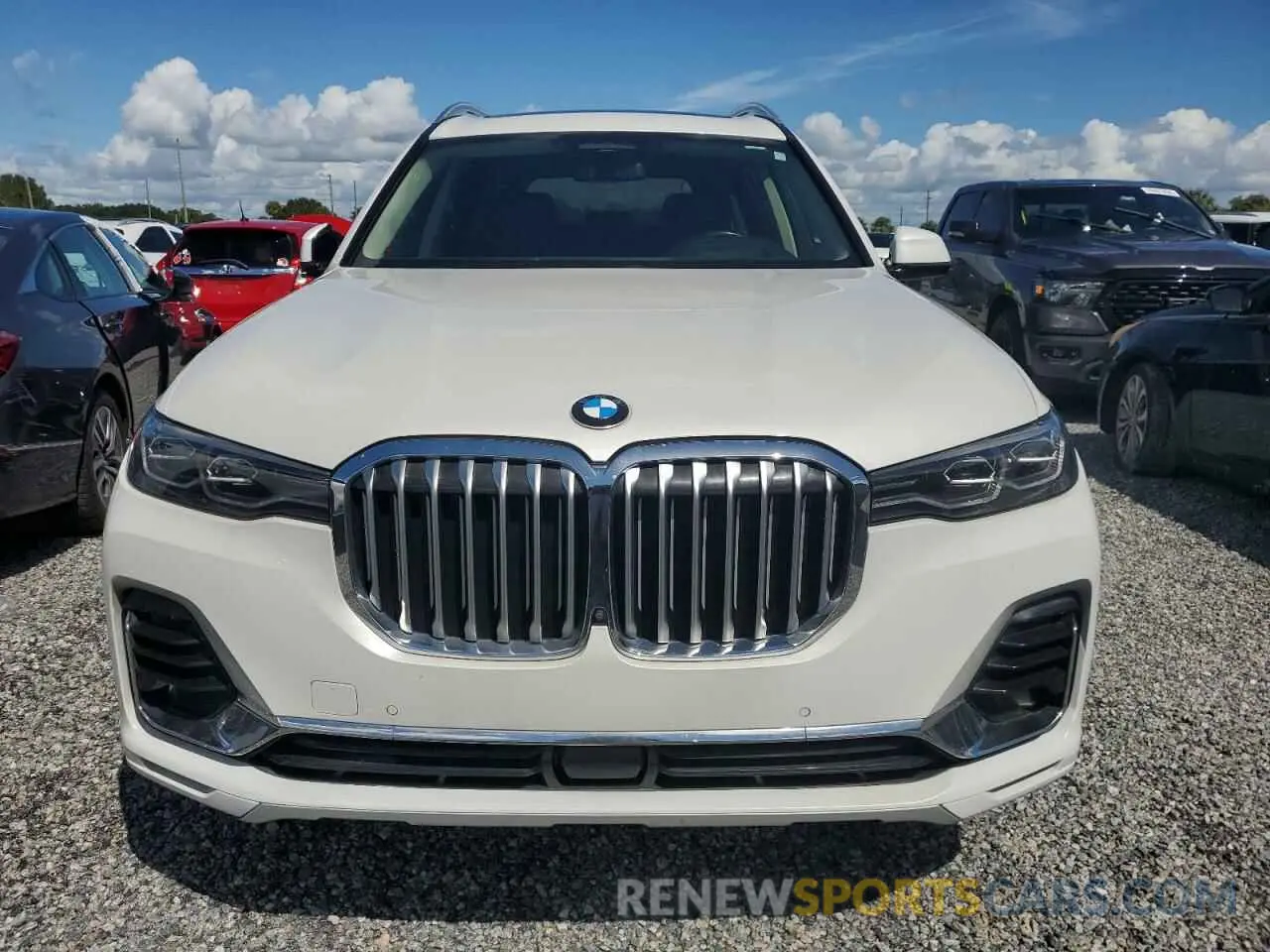 5 Photograph of a damaged car 5UXCW2C06M9F32696 BMW X7 2021