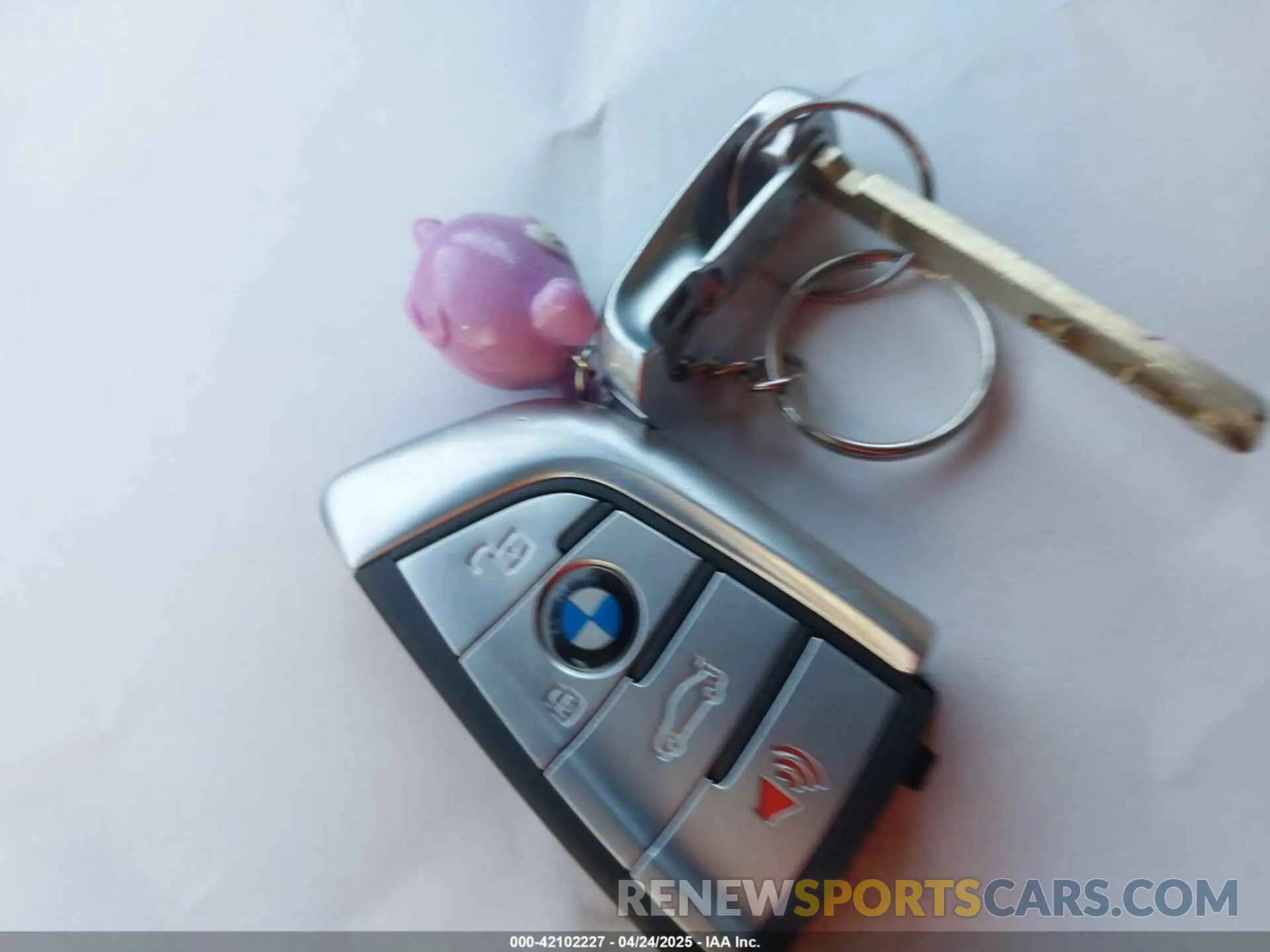 11 Photograph of a damaged car 5UXCW2C06M9F51894 BMW X7 2021
