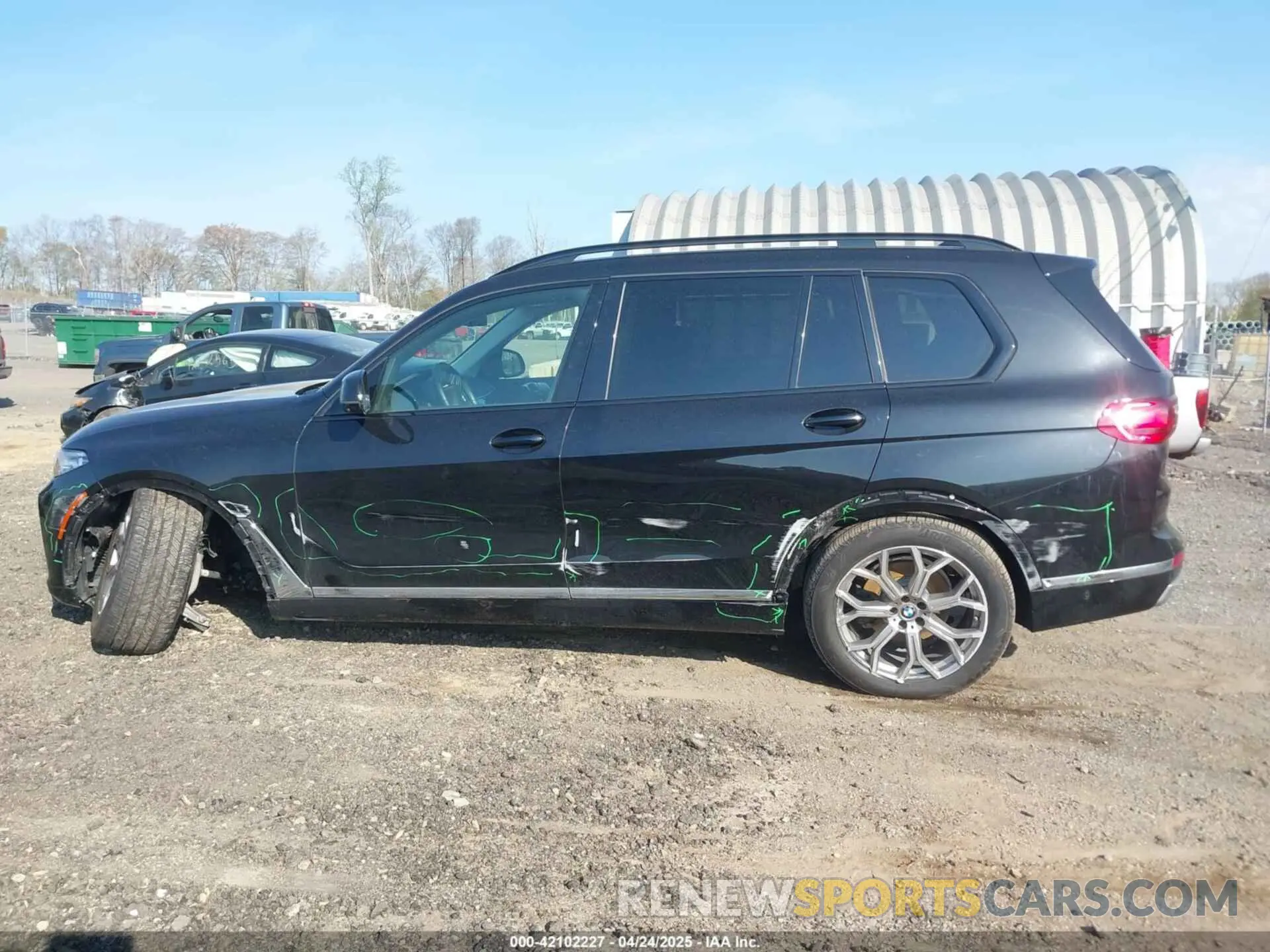 14 Photograph of a damaged car 5UXCW2C06M9F51894 BMW X7 2021