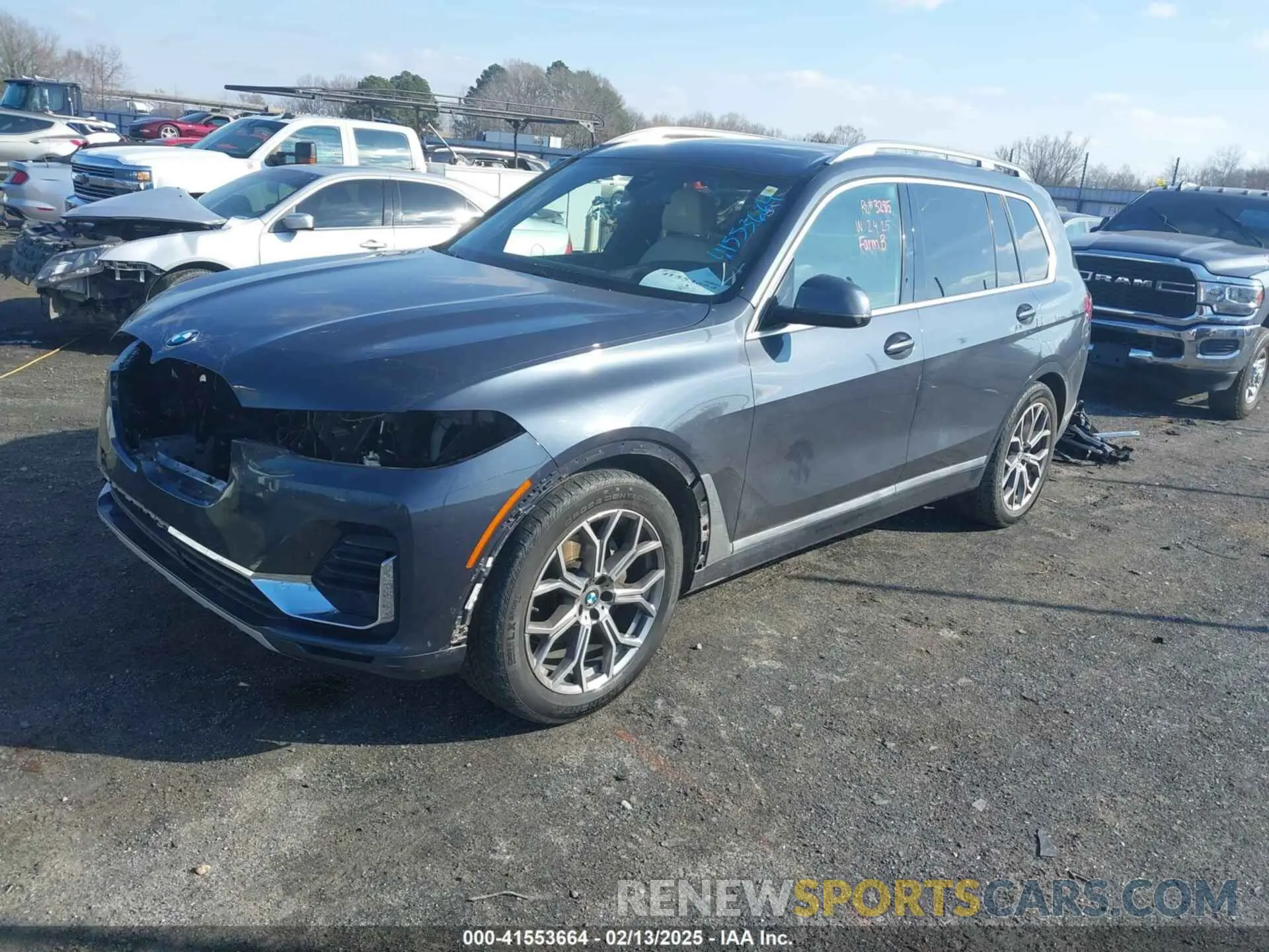 2 Photograph of a damaged car 5UXCW2C06M9H03043 BMW X7 2021
