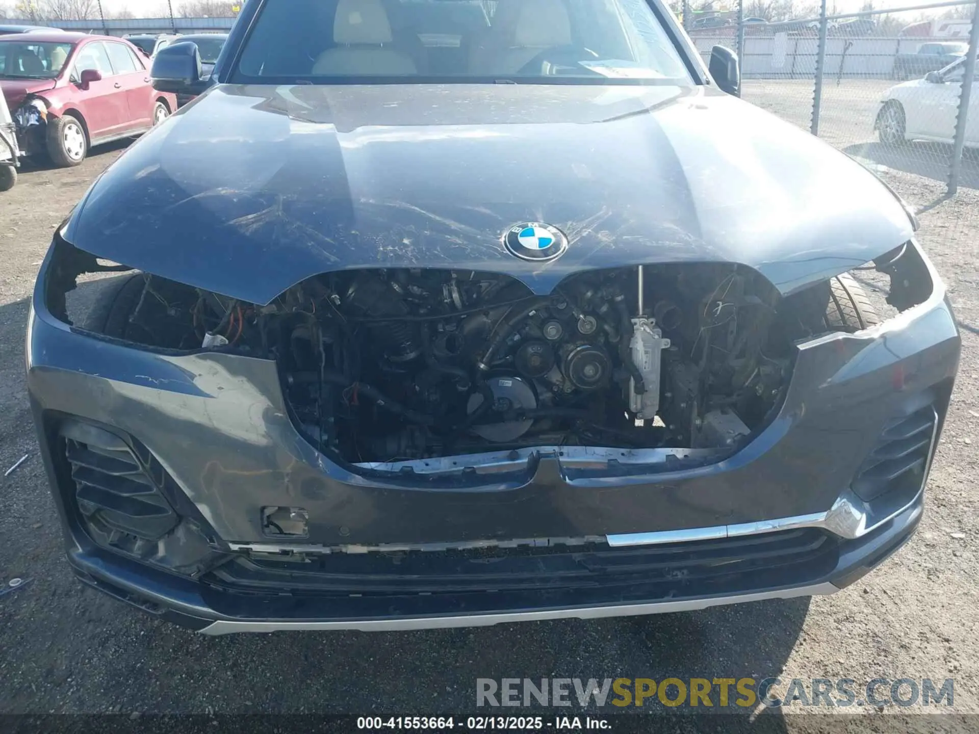6 Photograph of a damaged car 5UXCW2C06M9H03043 BMW X7 2021
