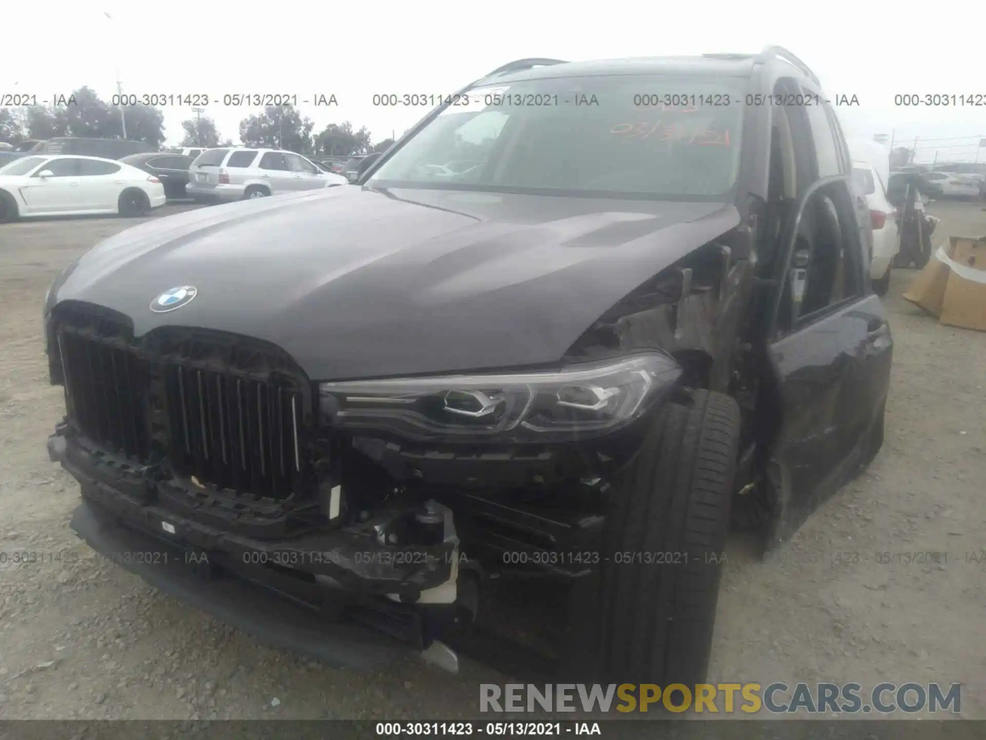 6 Photograph of a damaged car 5UXCW2C07M9E78440 BMW X7 2021