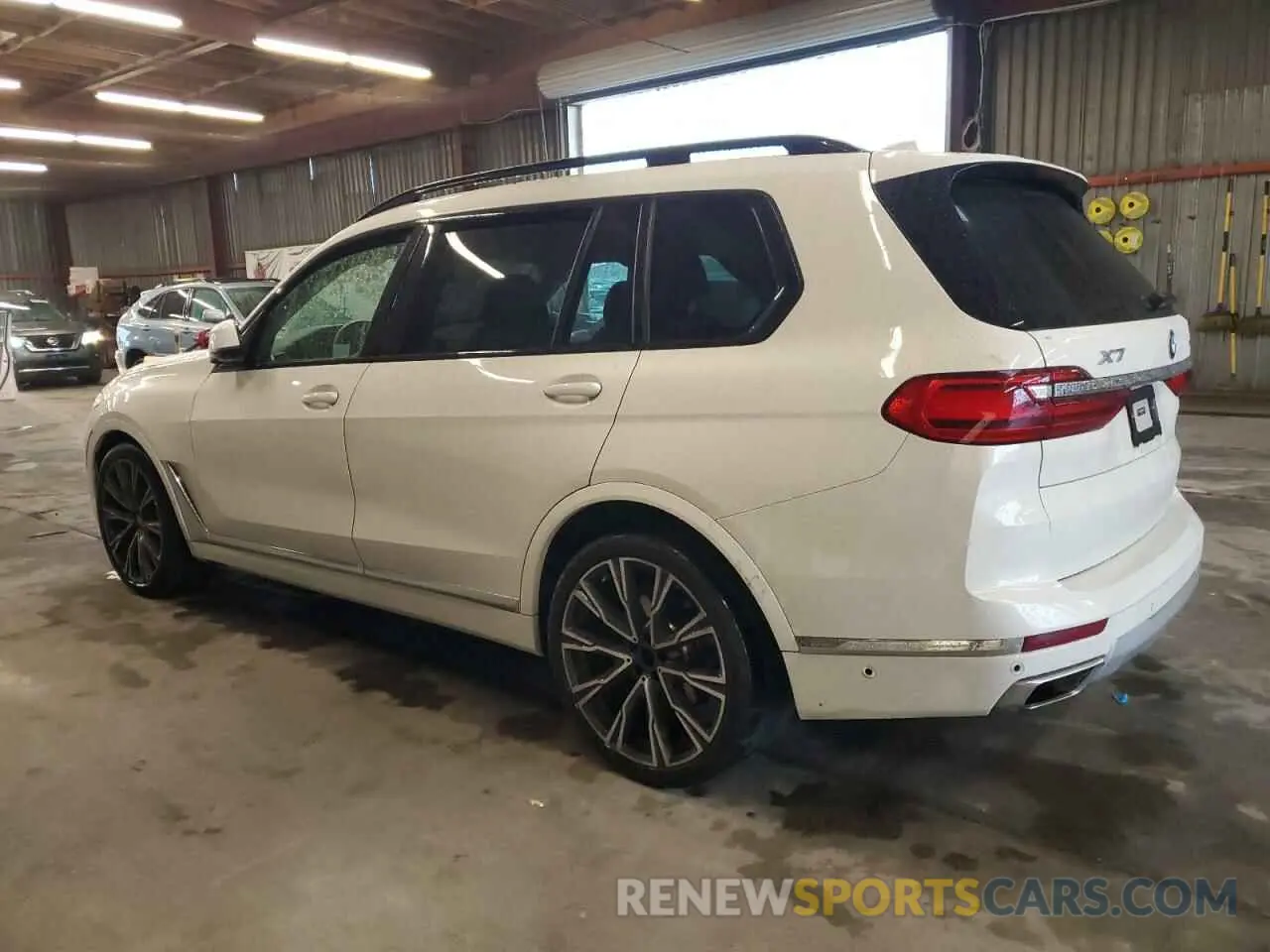 2 Photograph of a damaged car 5UXCW2C07M9G16168 BMW X7 2021