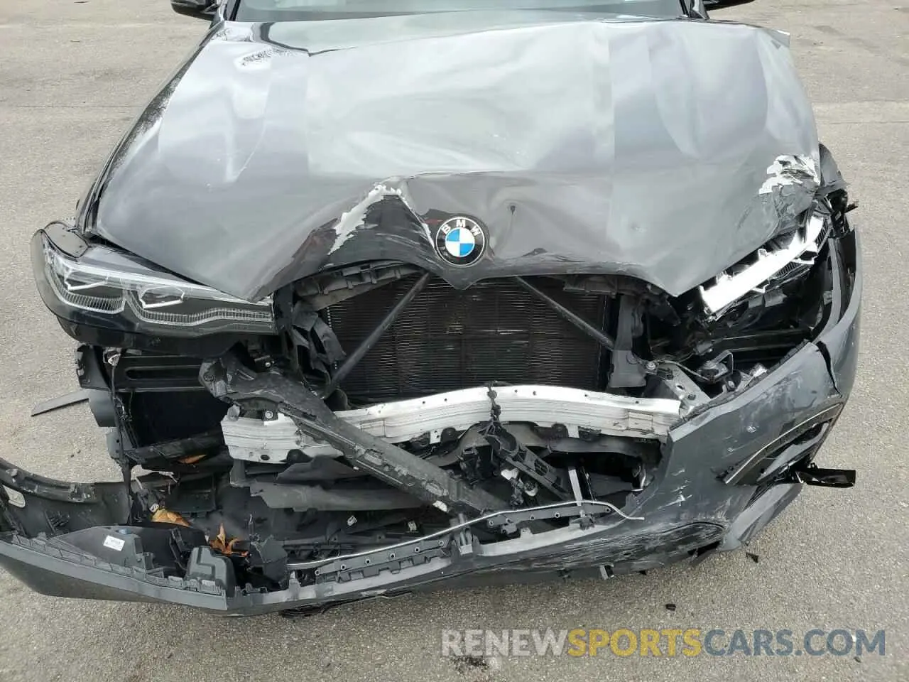 12 Photograph of a damaged car 5UXCW2C07M9H36505 BMW X7 2021