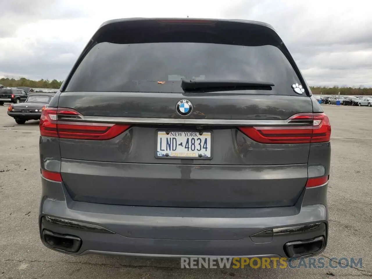 6 Photograph of a damaged car 5UXCW2C07M9H36505 BMW X7 2021