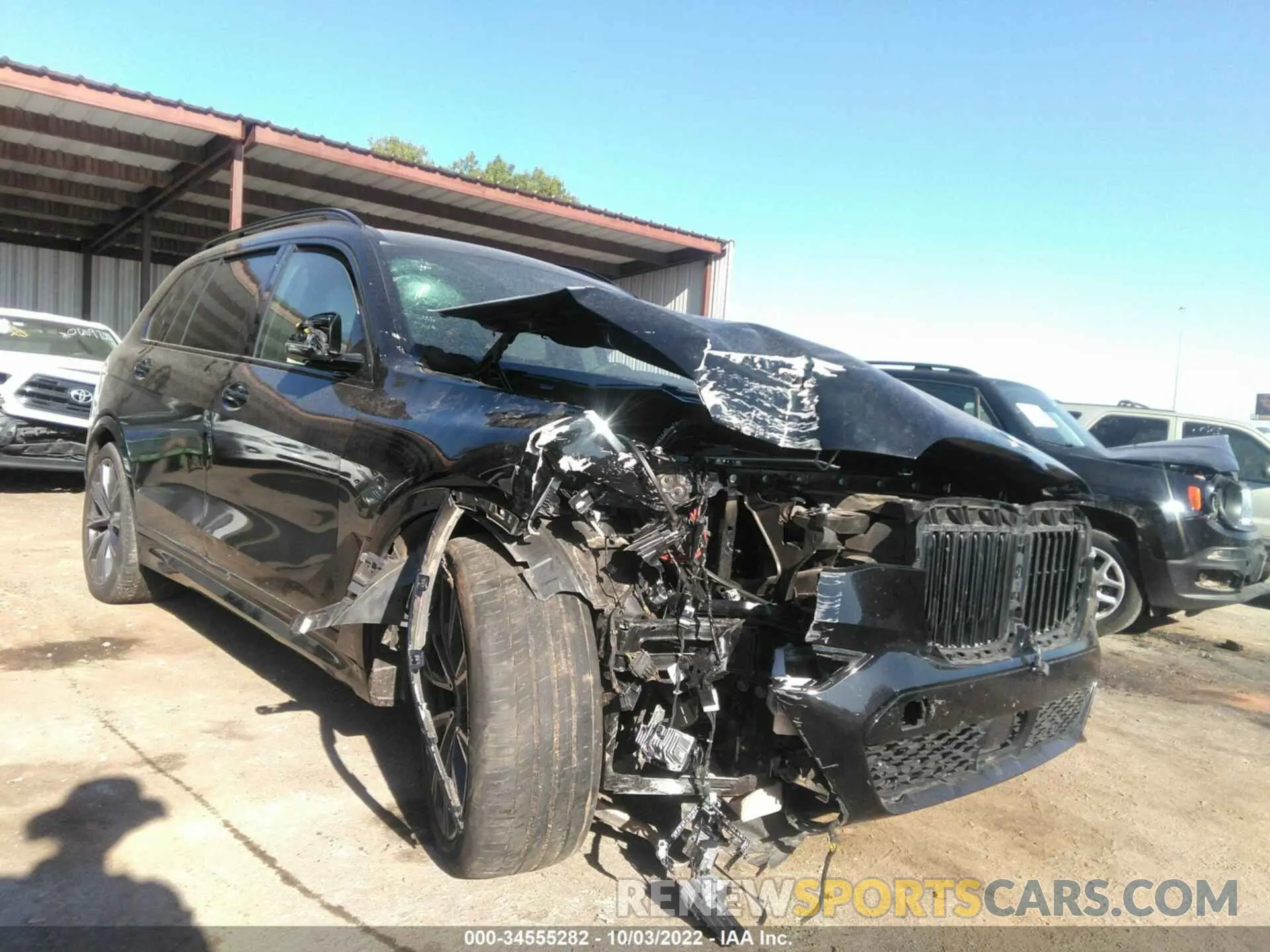 6 Photograph of a damaged car 5UXCW2C08M9D77312 BMW X7 2021