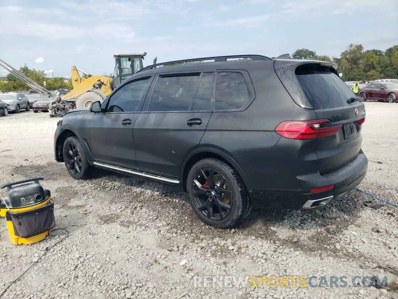 2 Photograph of a damaged car 5UXCW2C08M9E15024 BMW X7 2021