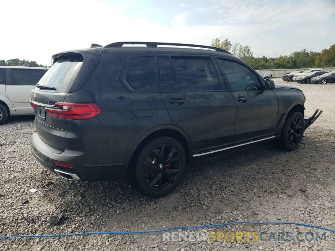3 Photograph of a damaged car 5UXCW2C08M9E15024 BMW X7 2021