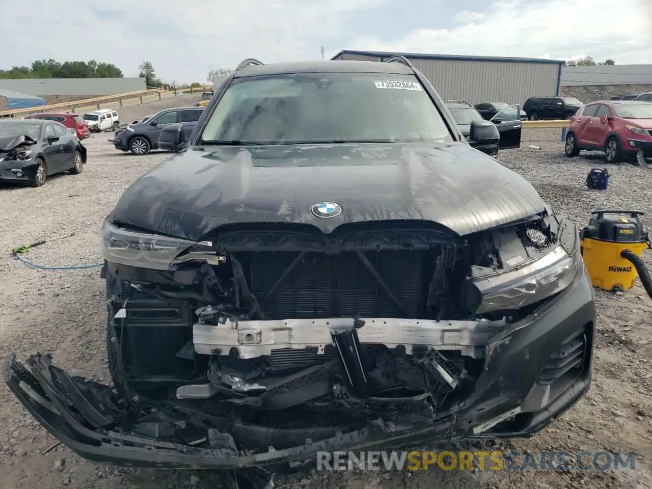 5 Photograph of a damaged car 5UXCW2C08M9E15024 BMW X7 2021